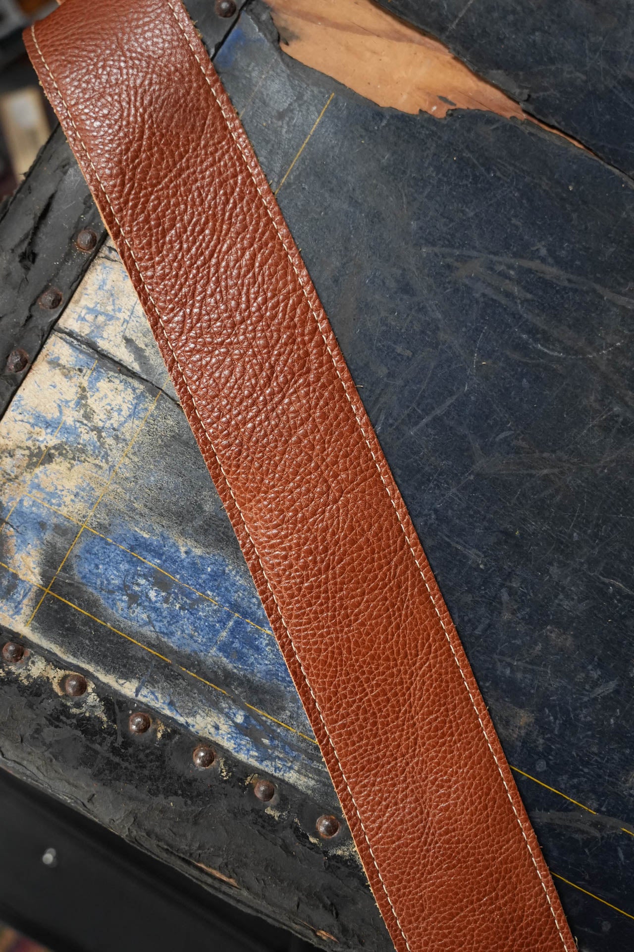 Taylor 2.5" Leather Guitar Strap, Suede Back, Medium Brown
