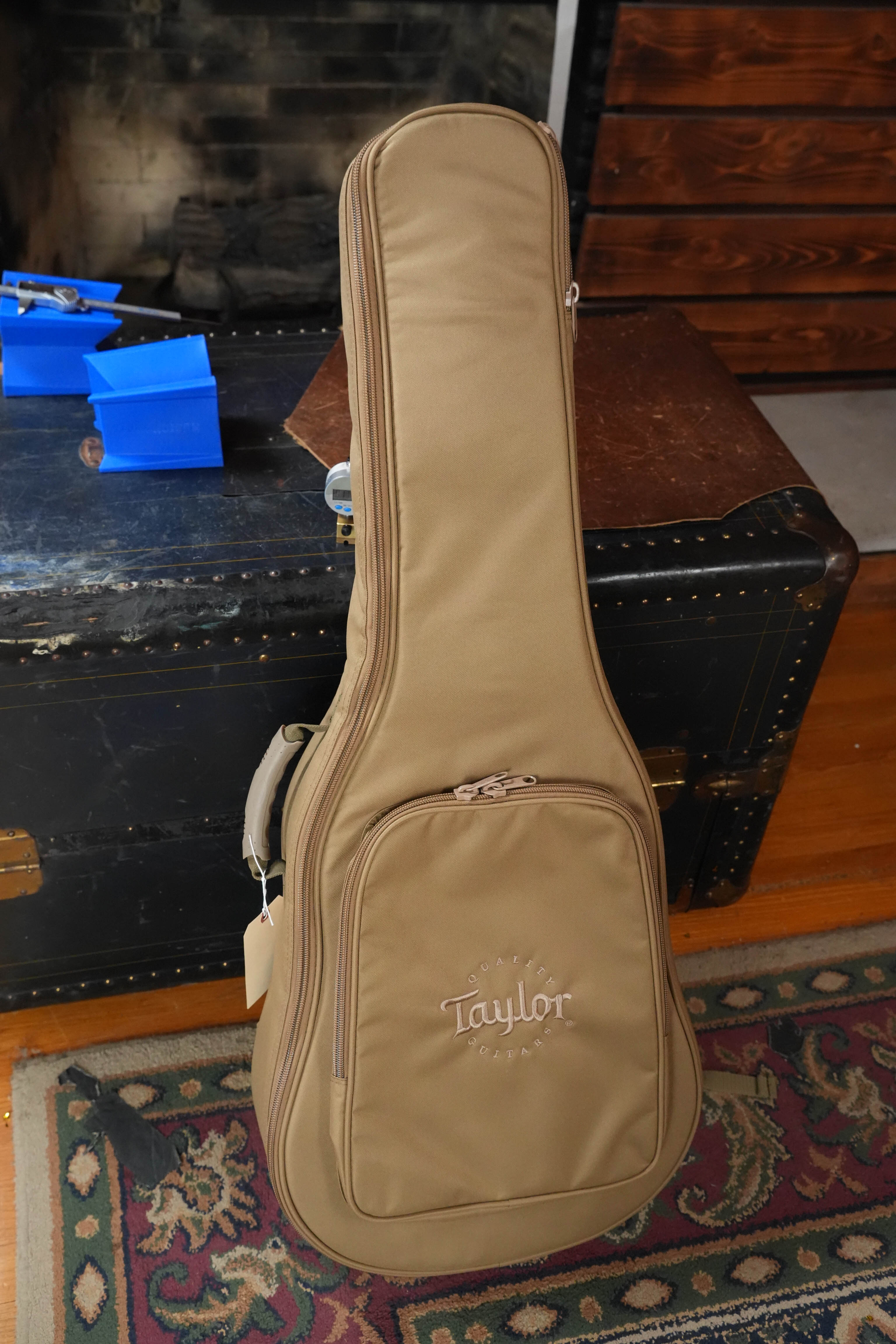 Taylor Academy 12e-N Grand Concert Nylon-String #6107