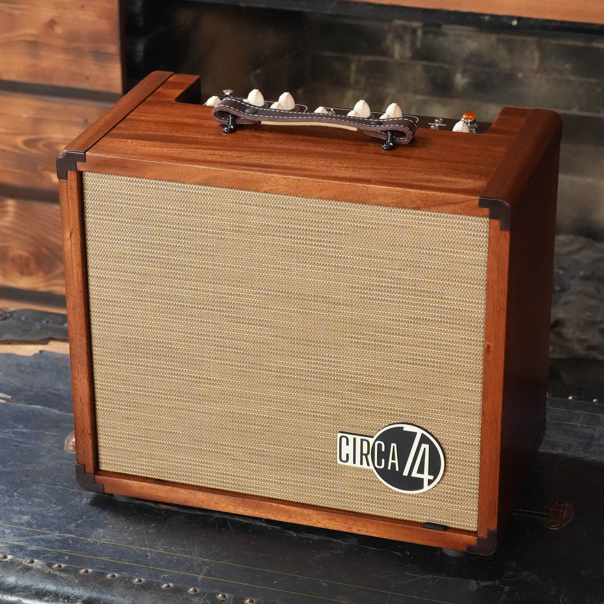 Taylor Circa 74 AV150-10 150-Watt Acoustic Amplifier Mahogany #5620