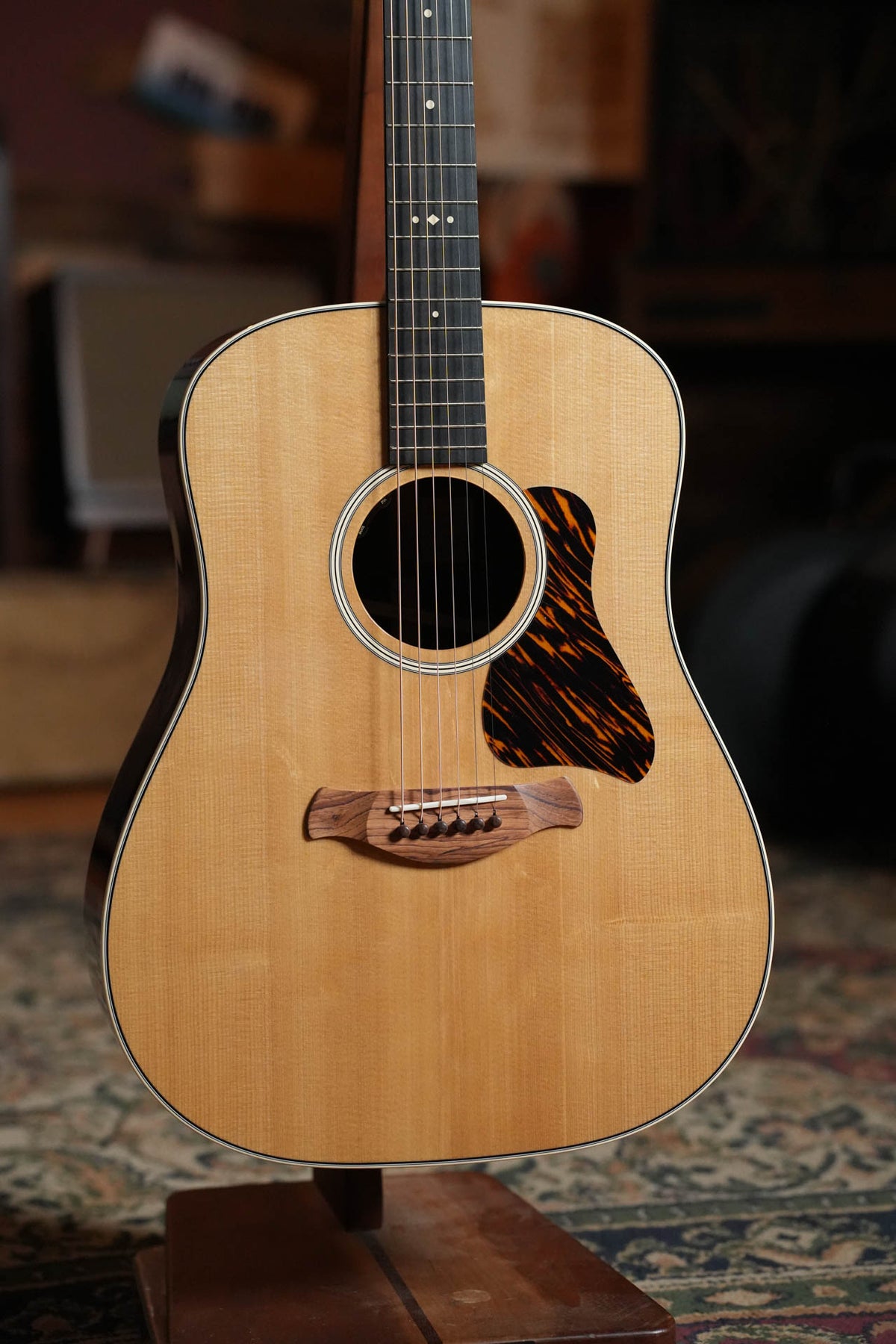 Taylor Gold Label 710e Dreadnought Acoustic-Electric Natural #6024