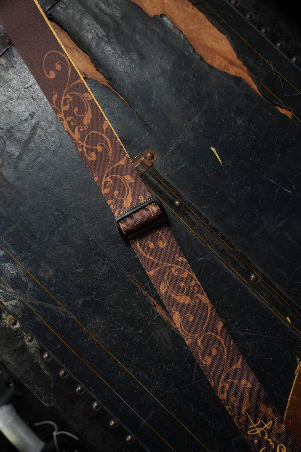 Taylor Swift Guitar Strap Signature, Brown