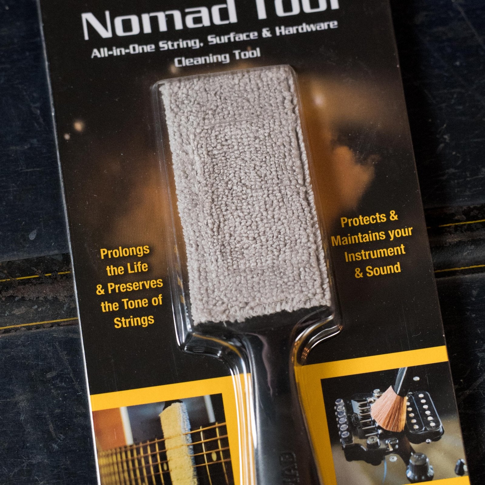 Music Nomad The Nomad Tool - All in 1 String, Body & Hardware Cleaning Tool (MN205)