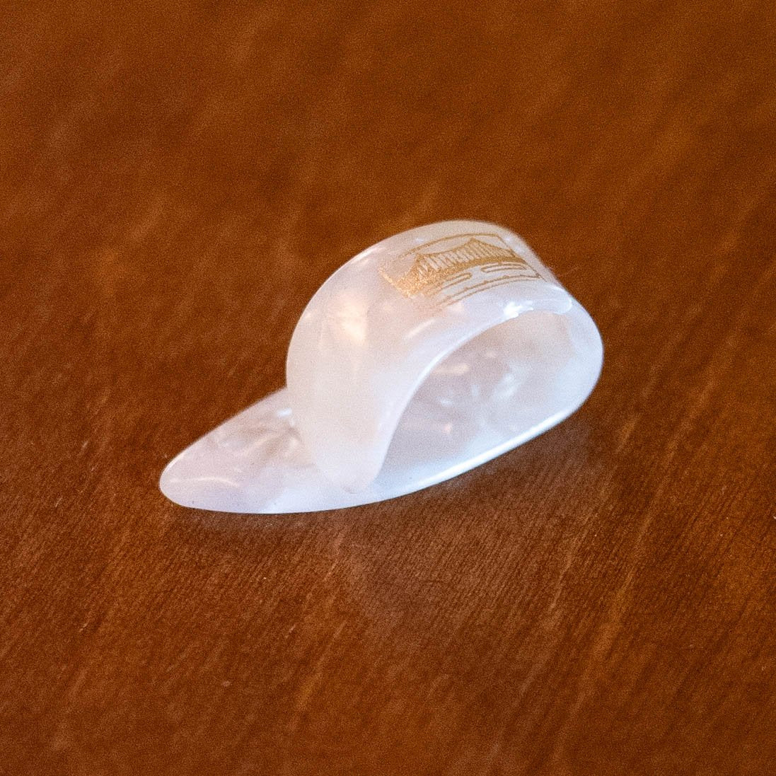 Golden Gate GP-5 Pearl Thumb Pick - Medium