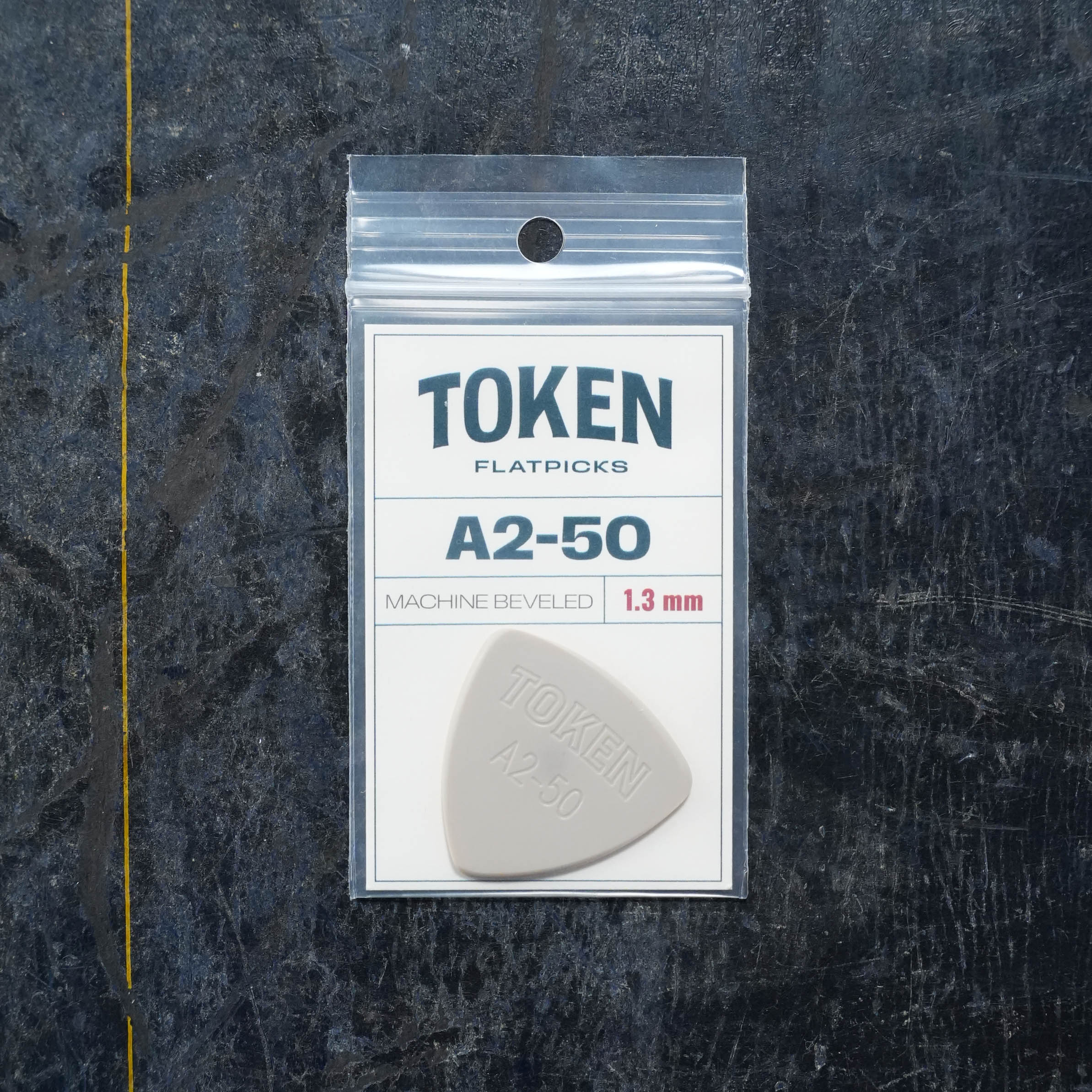 Token A2-50 TAN Flatpick - Large Triangle 1.27mm