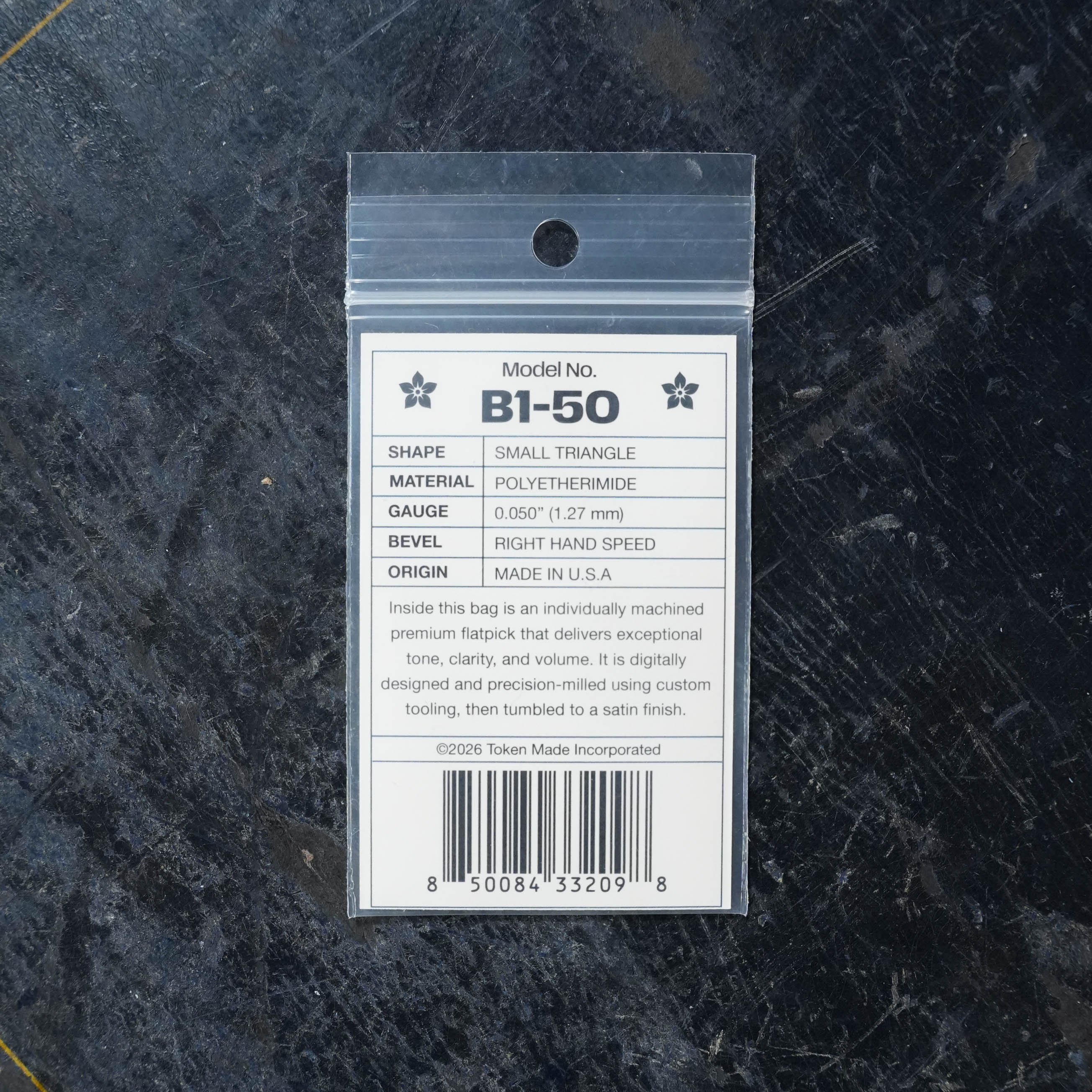 Token B1-50 AMBER Flatpick - Small Triangle 1.27mm