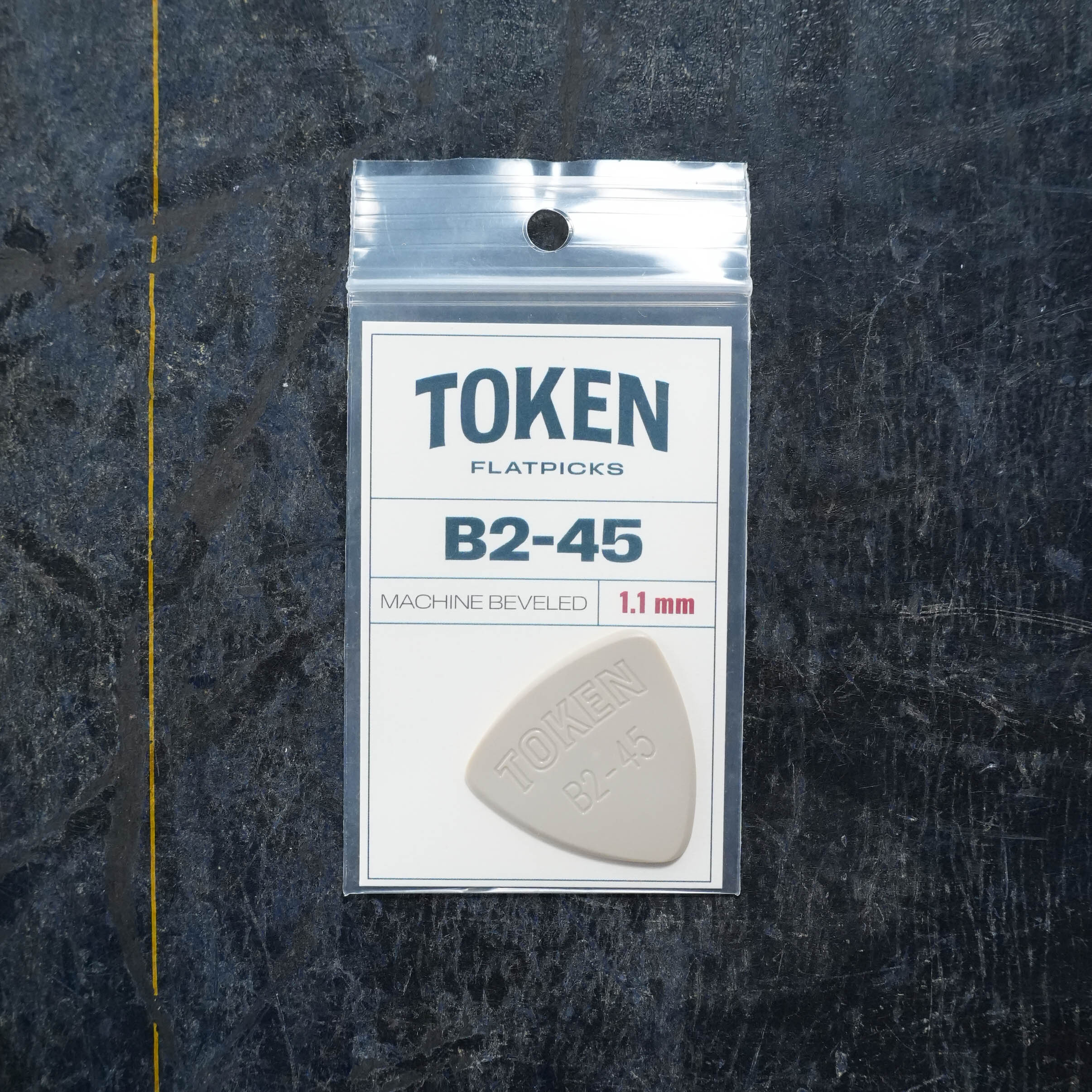 Token B2-45 TAN Flatpick - Small Triangle 1.14mm