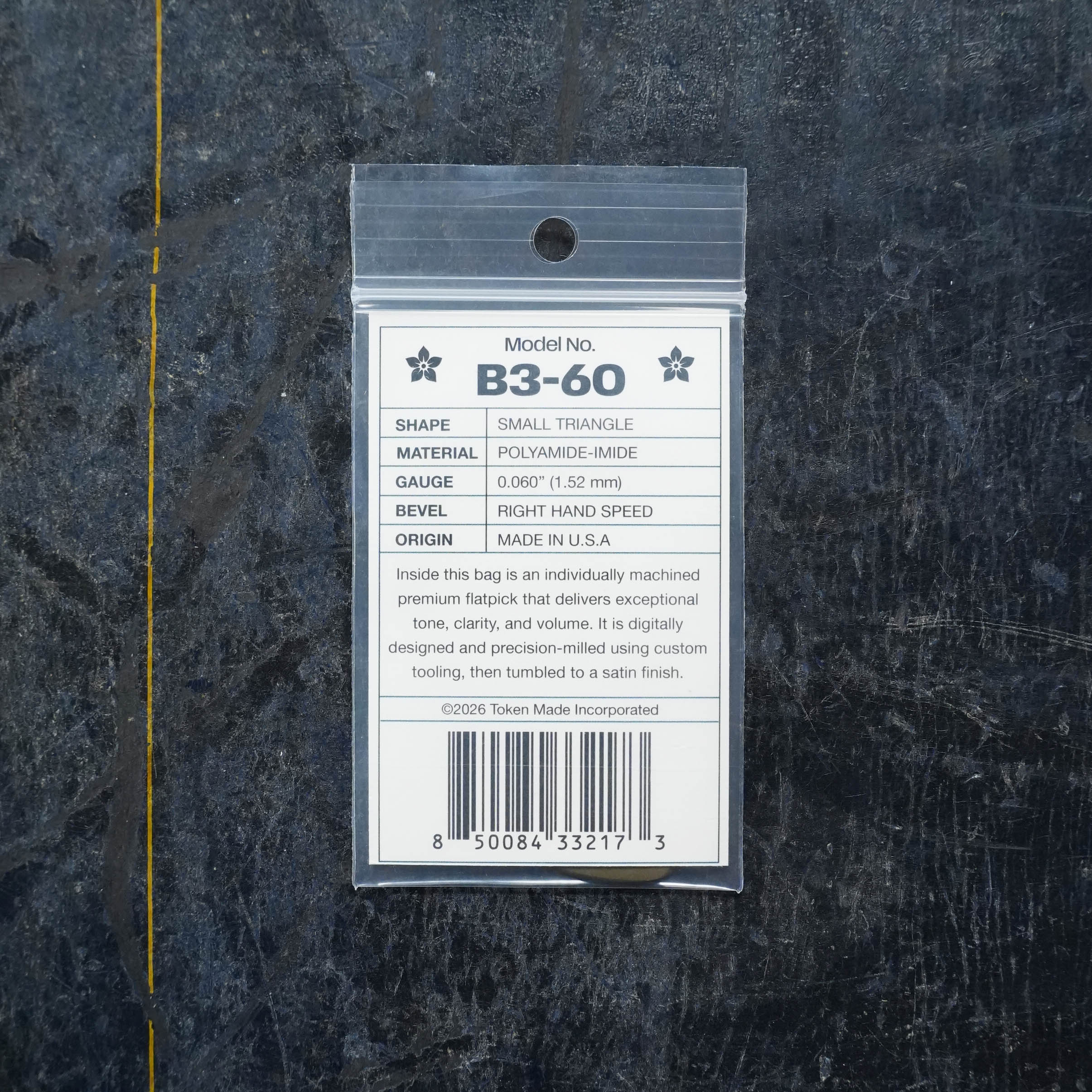 Token B3-60 GREEN Flatpick - Small Triangle 1.52mm