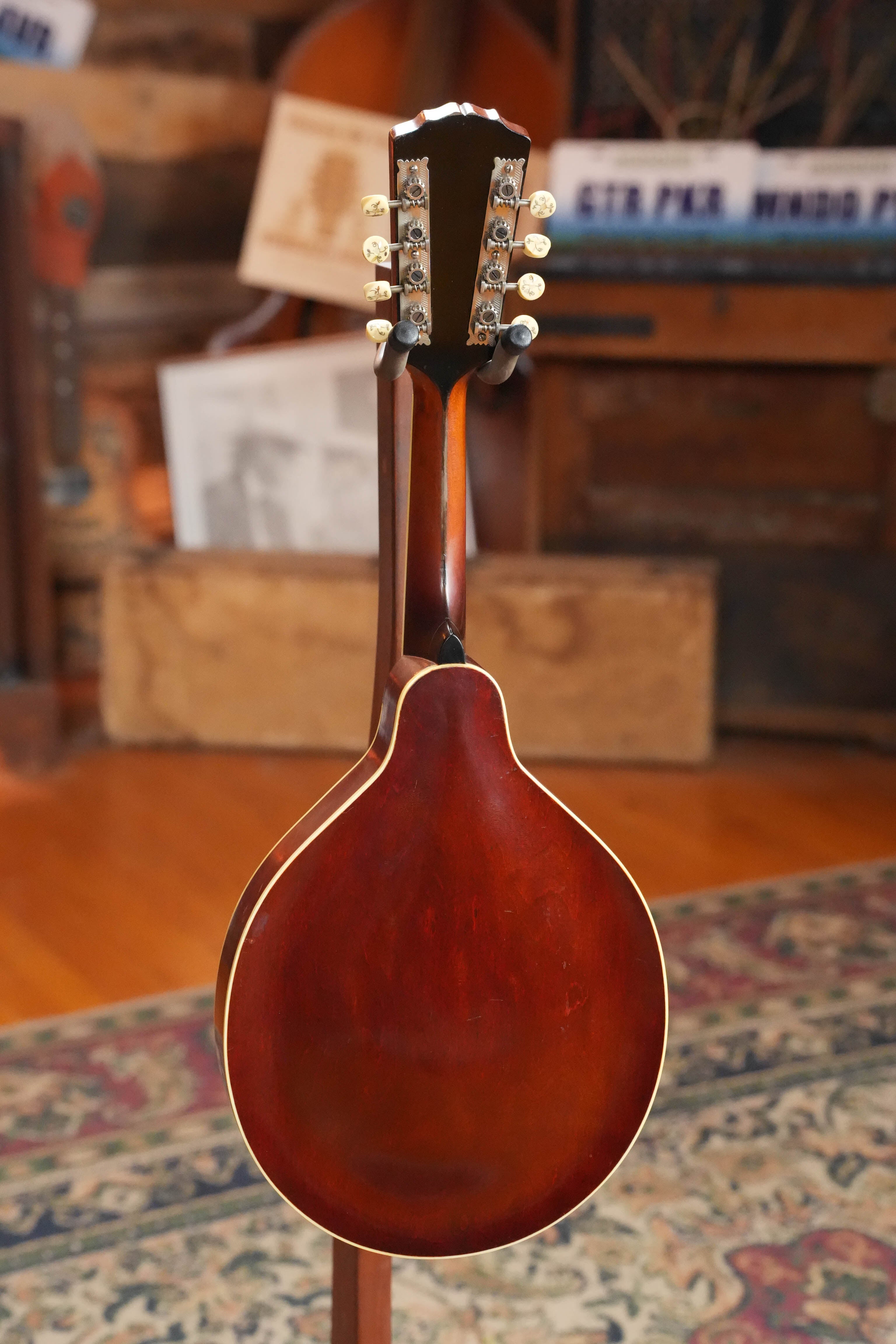 (Used) 1917 Vintage Gibson A-4 Cherry Sunburst Oval-Hole Teardrop A-Style Mandolin #1550