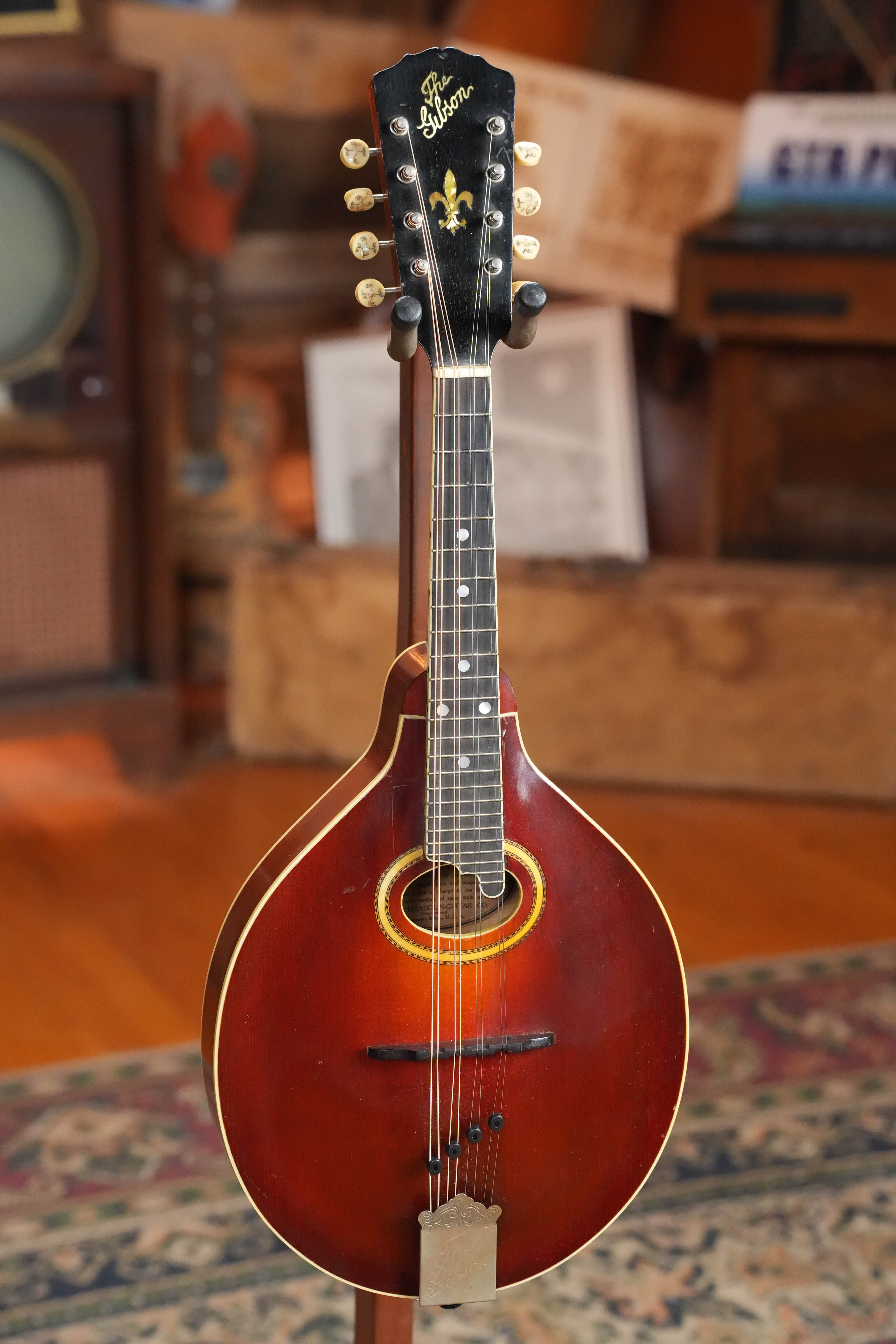 (Used) 1917 Vintage Gibson A-4 Cherry Sunburst Oval-Hole Teardrop A-Style Mandolin #1550