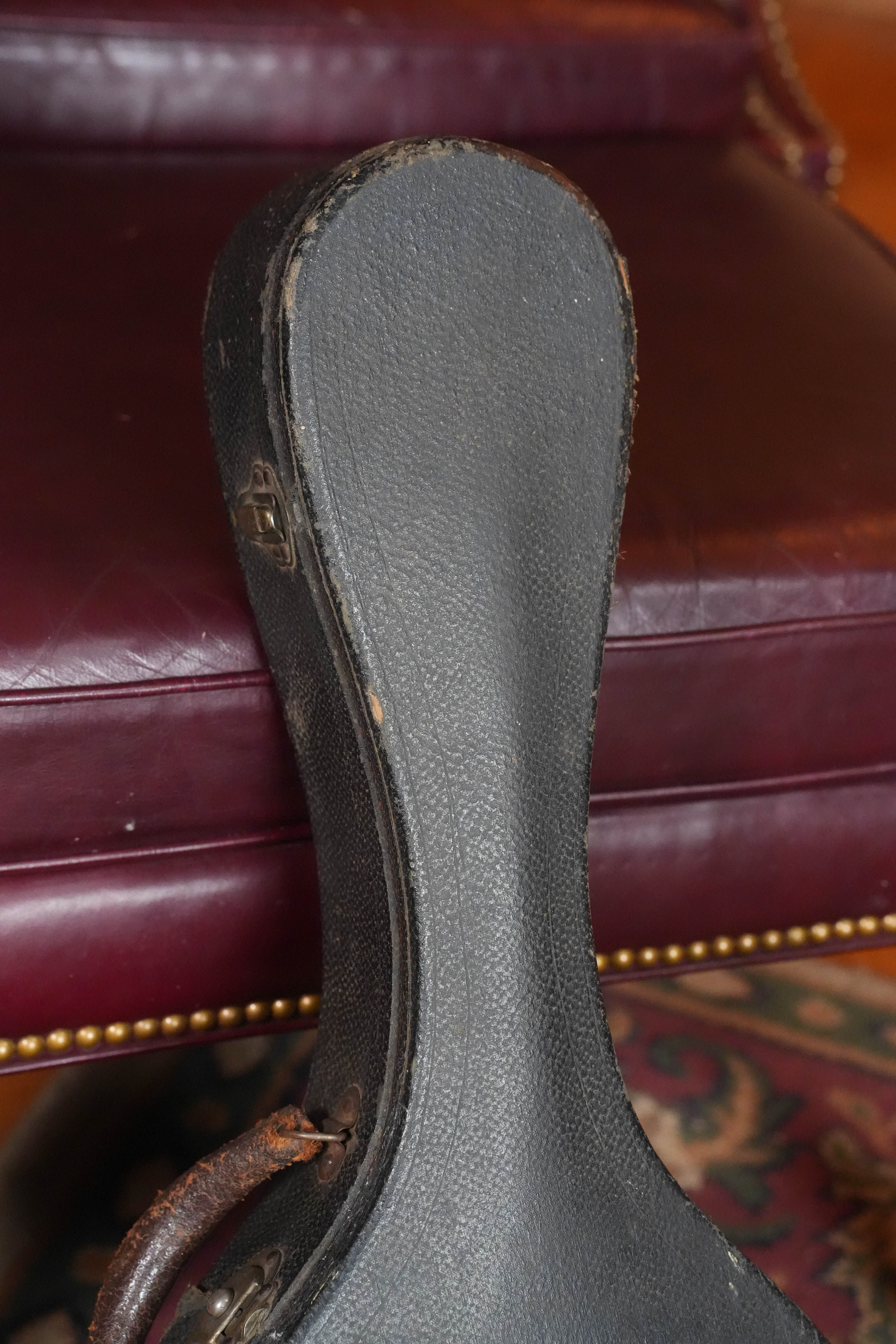 (Used) 1932 Vintage Gibson A-0 Oval-Hole Teardrop A-Style Mandolin #9204