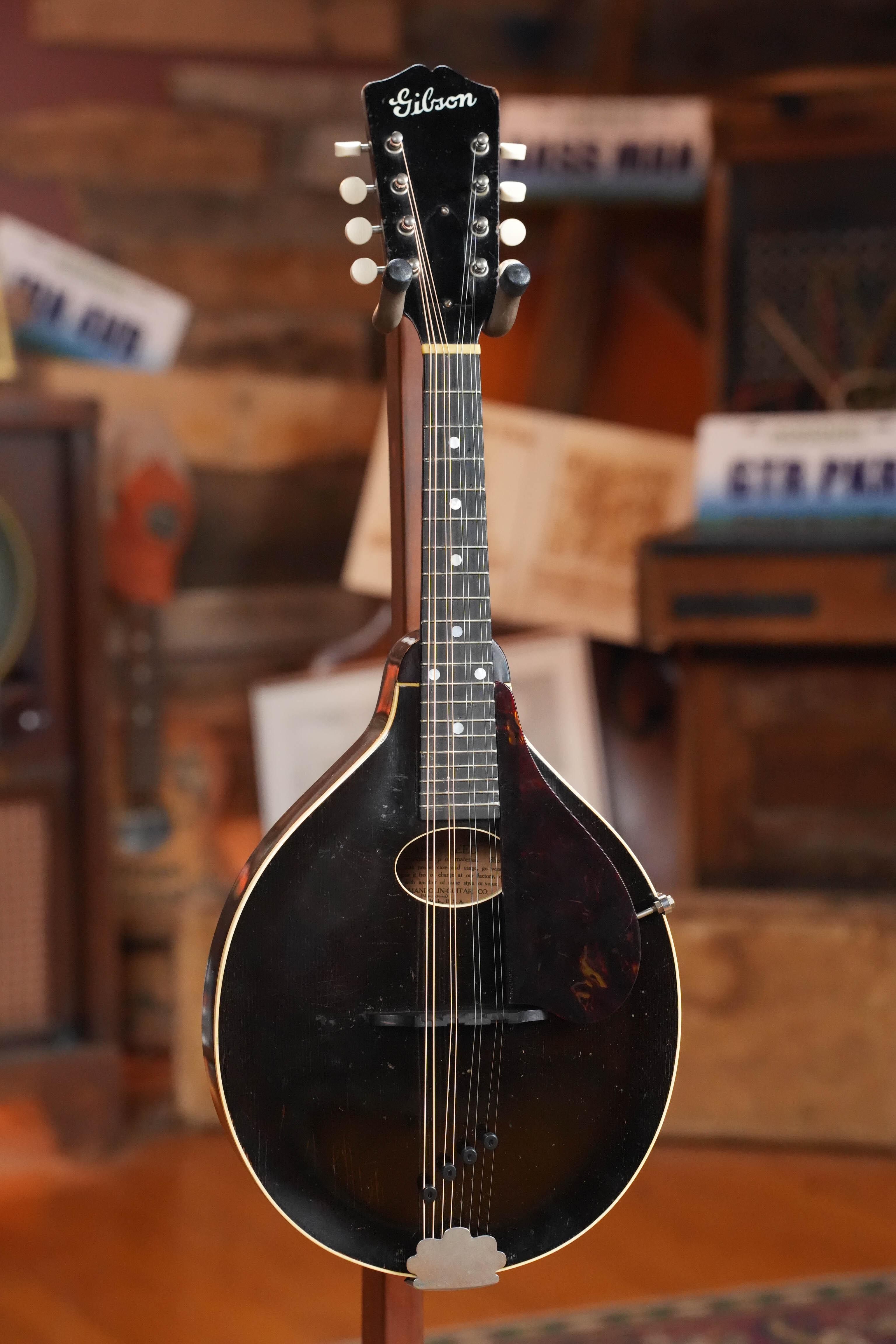 (Used) 1932 Vintage Gibson A-0 Oval-Hole Teardrop A-Style Mandolin #9204