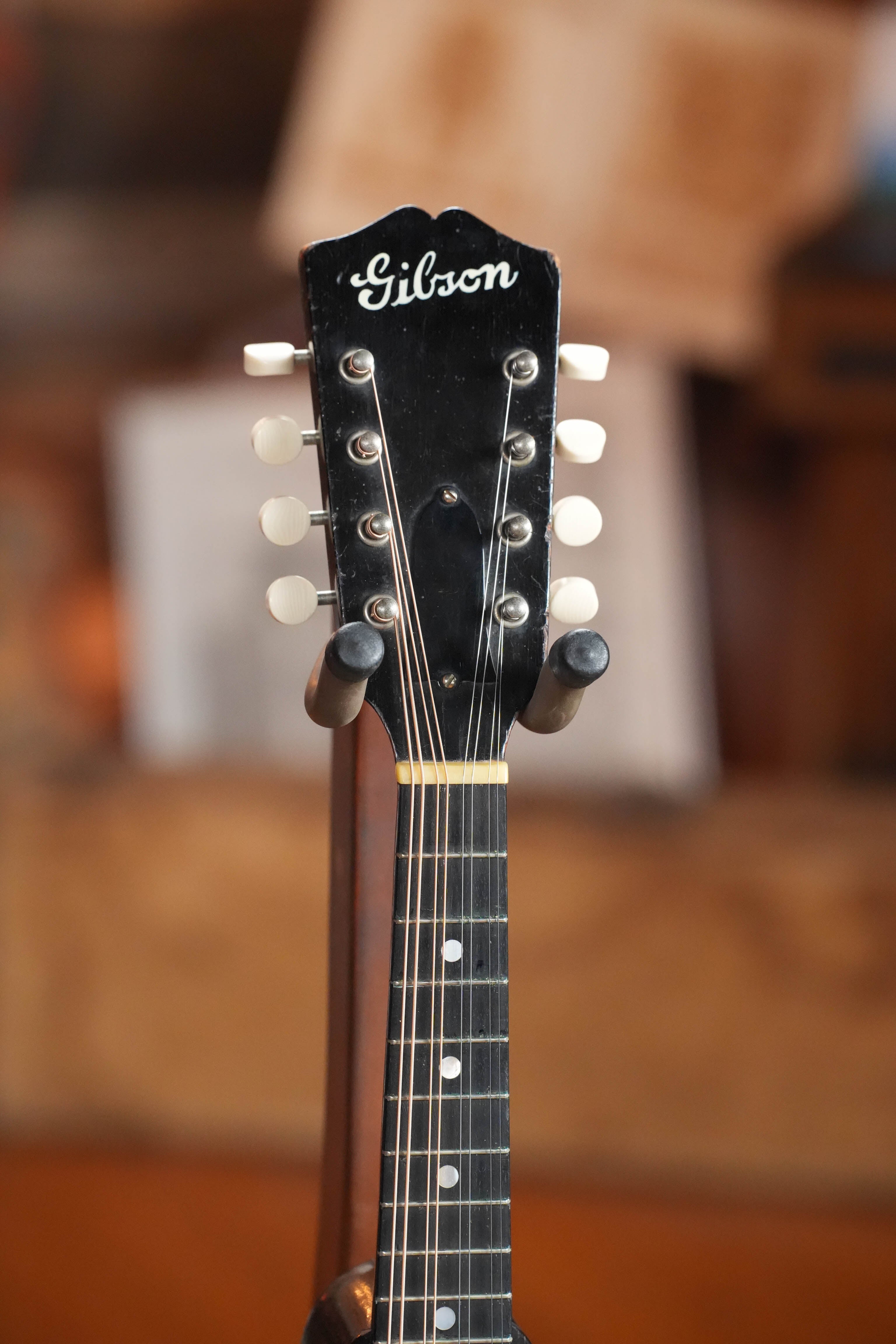 (Used) 1932 Vintage Gibson A-0 Oval-Hole Teardrop A-Style Mandolin #9204