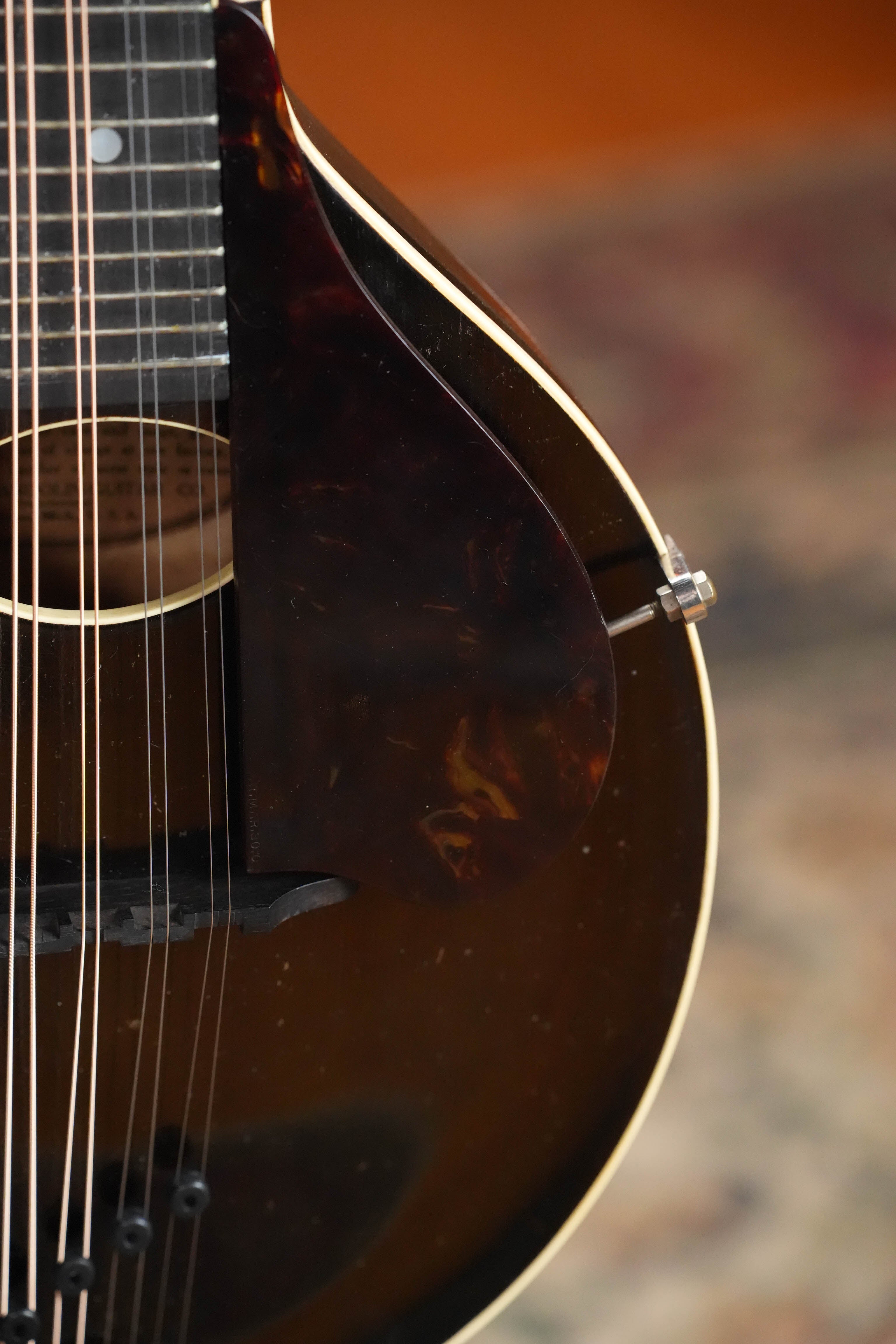 (Used) 1932 Vintage Gibson A-0 Oval-Hole Teardrop A-Style Mandolin #9204