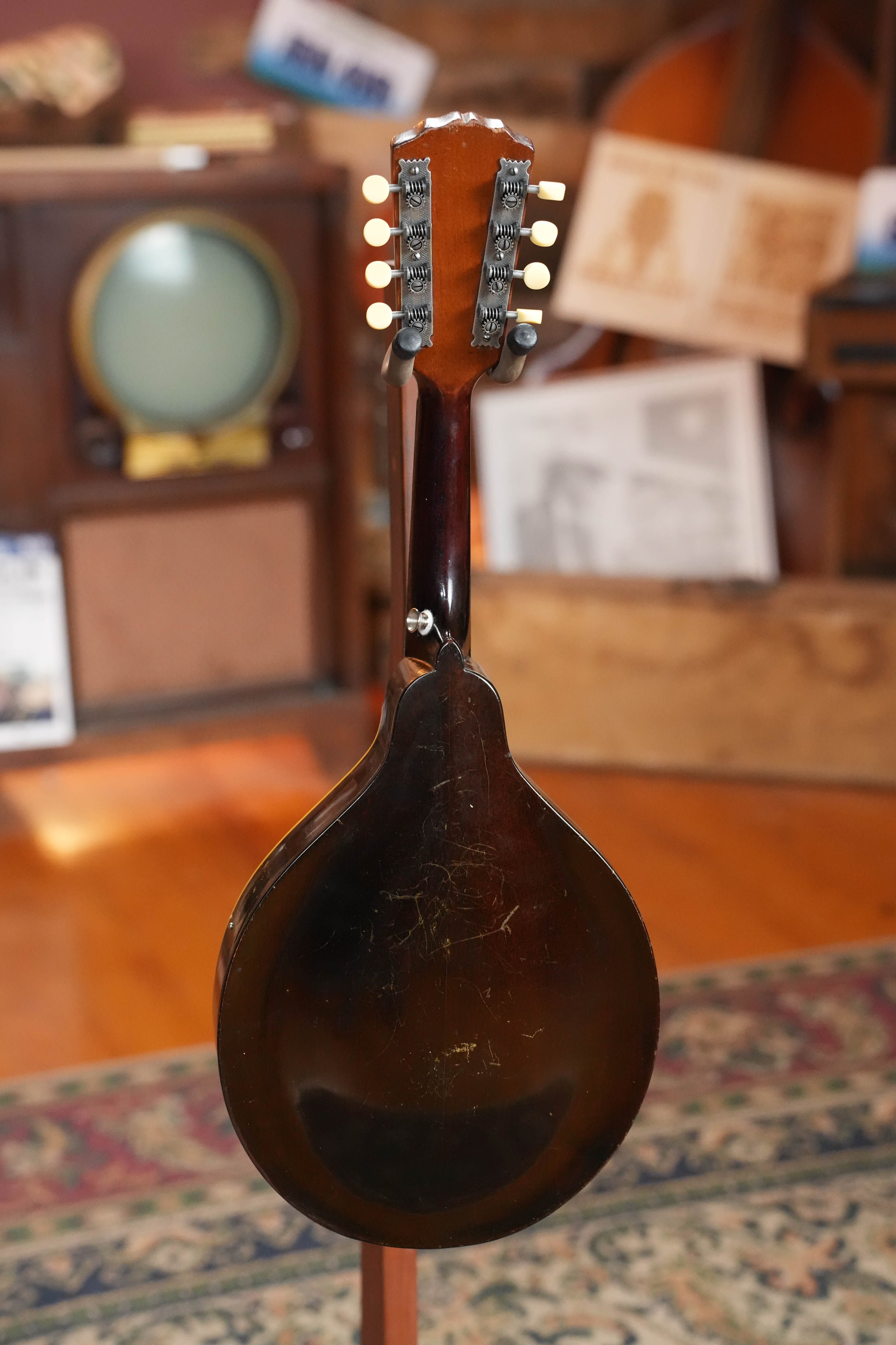 (Used) 1933 Gibson A-00 Carved Spruce/Maple Mandolin w/ K&K Pickup #4715