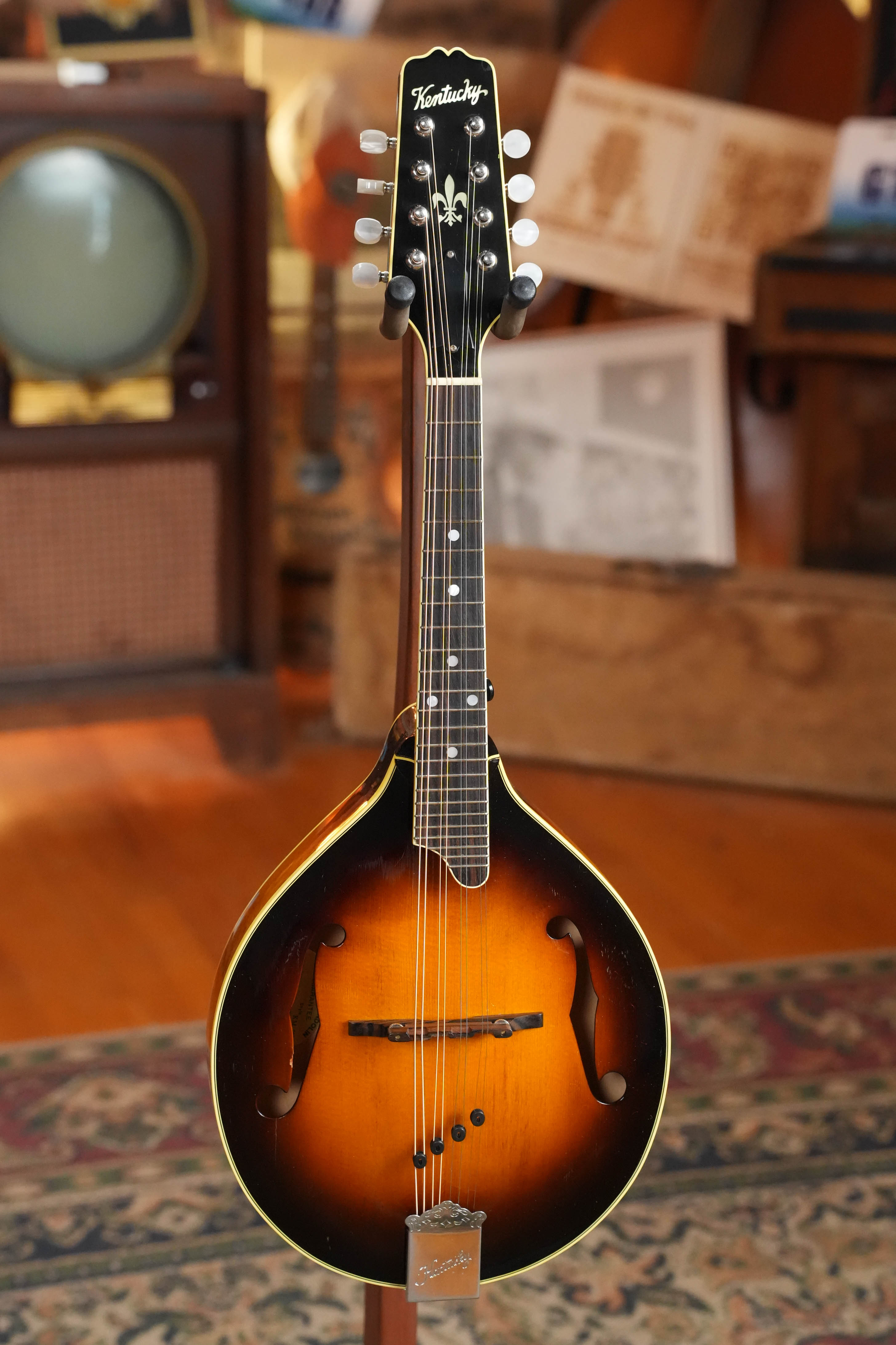 (Used) 1983 Kentucky KM-600 Solid Spruce/Solid Maple A-Style Mandolin #3823