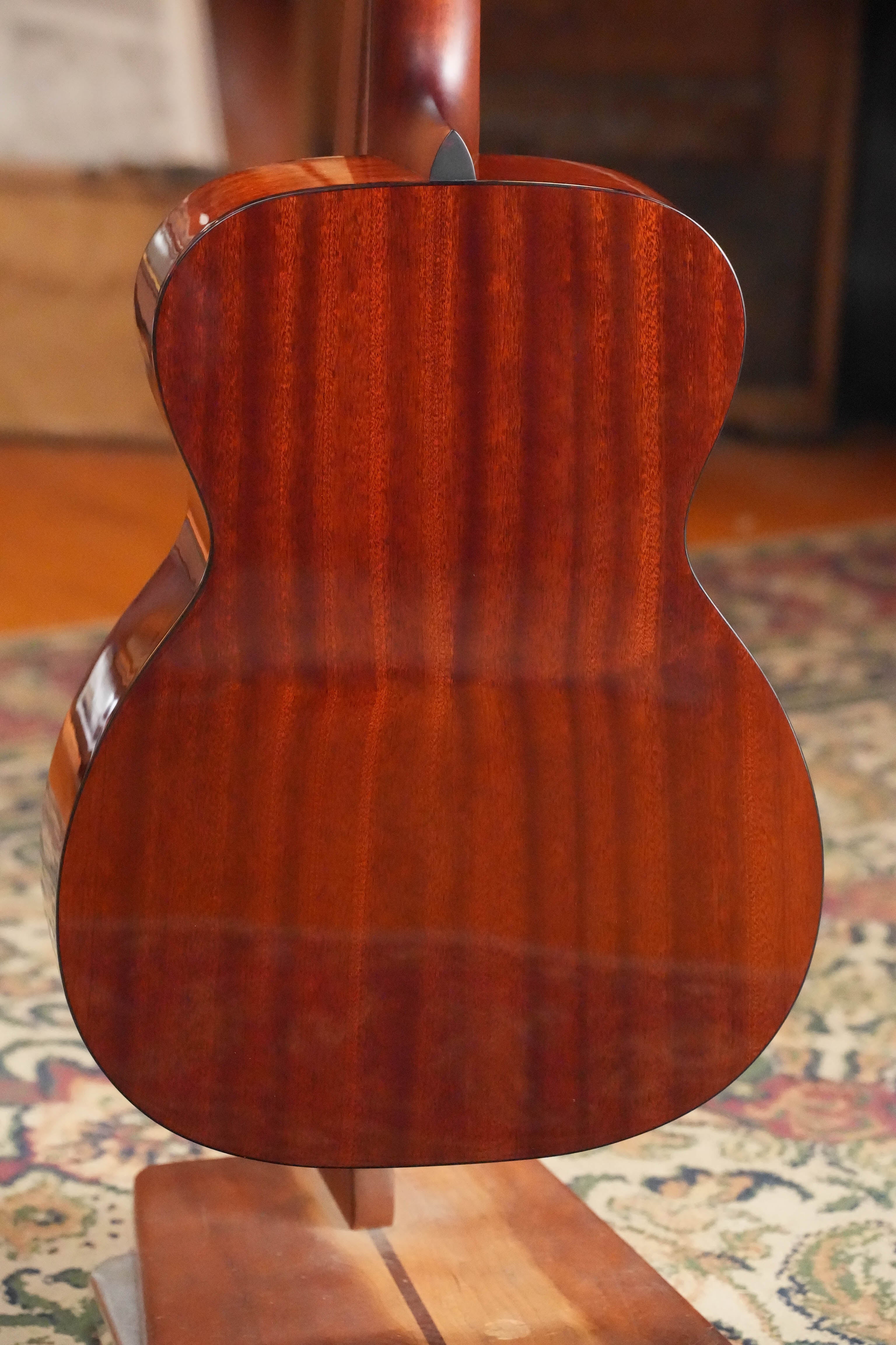 (Used) 2021 Eastman E2OM-DLX-SB Cedar/Sapele Sunburst Orchestra Model Guitar w/Fishman Sonitone #4170