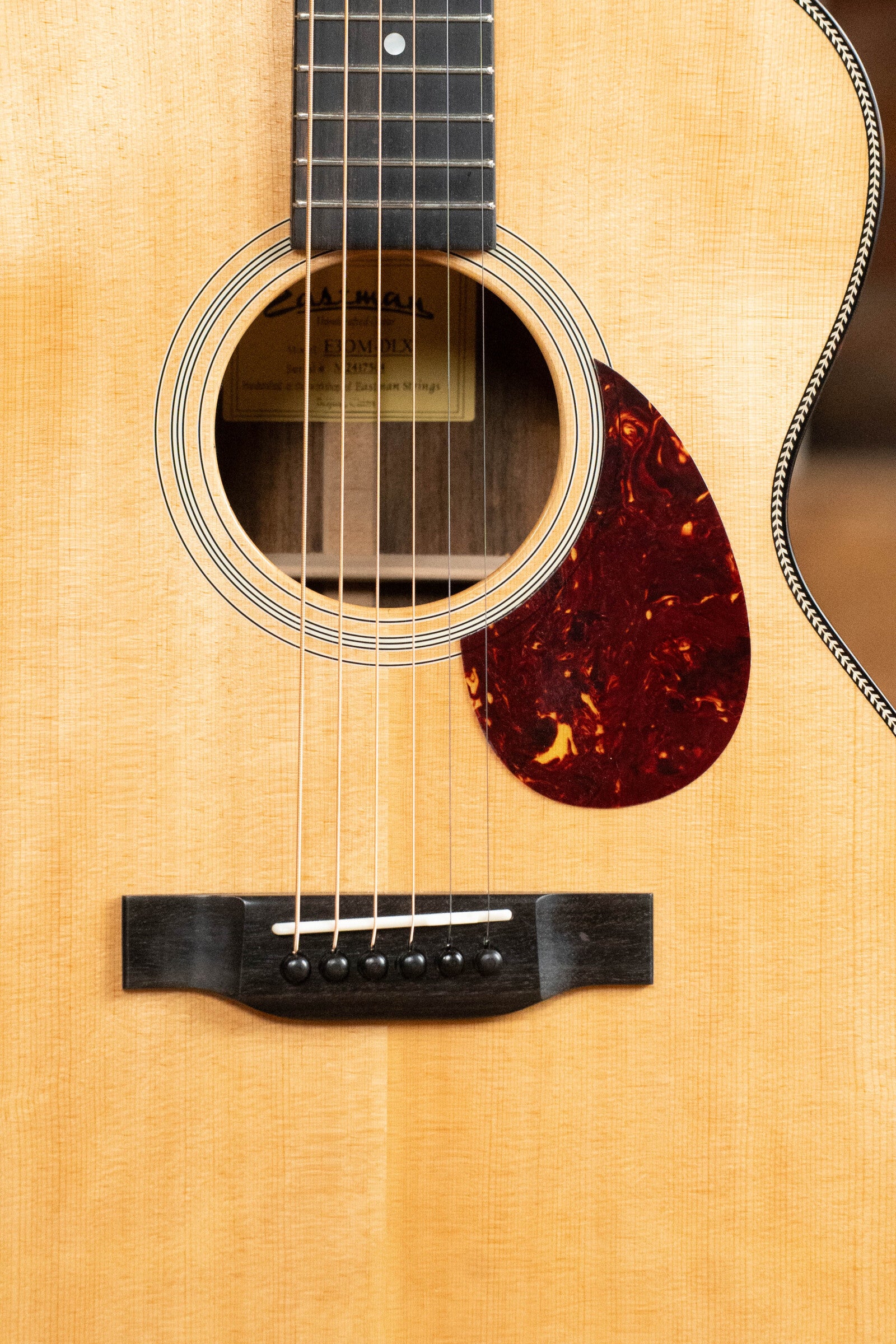(Used) 2022 Eastman E3OM-DLX Sitka/Ovangkol Acoustic Guitar w/ Fishman Pickup #7504