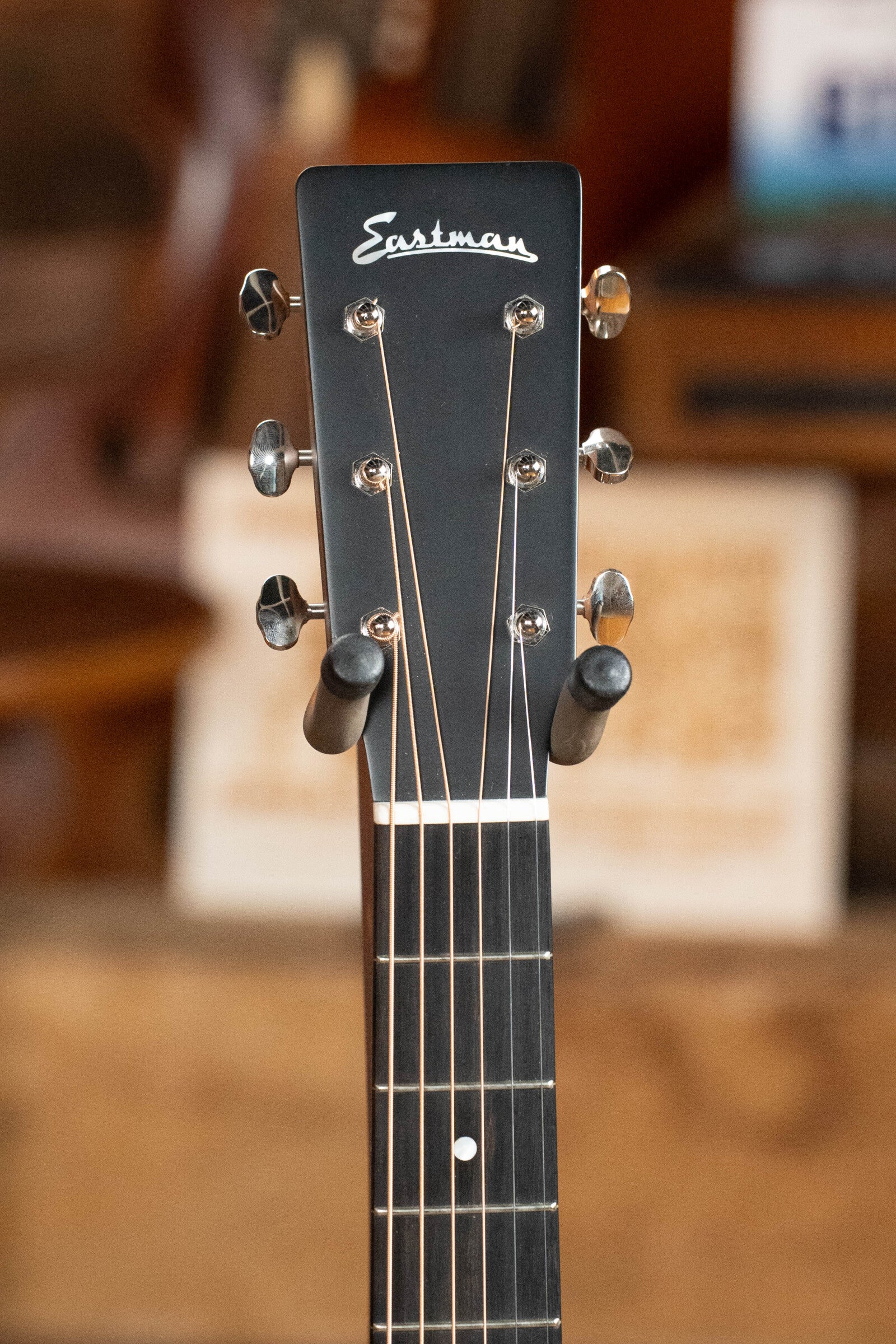 (Used) 2022 Eastman E3OM-DLX Sitka/Ovangkol Acoustic Guitar w/ Fishman Pickup #7504