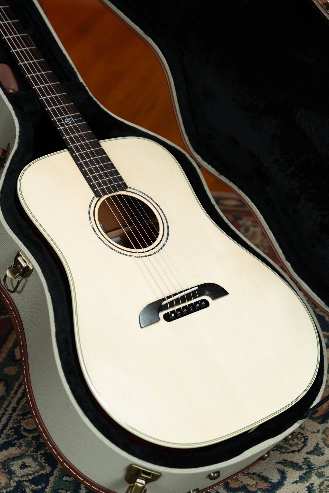 (Used) 2024 Alvarez Yairi Honduran Series DYM60HD Adirondack/Vintage Honduran Mahogany Dreadnought Acoustic Guitar #6129