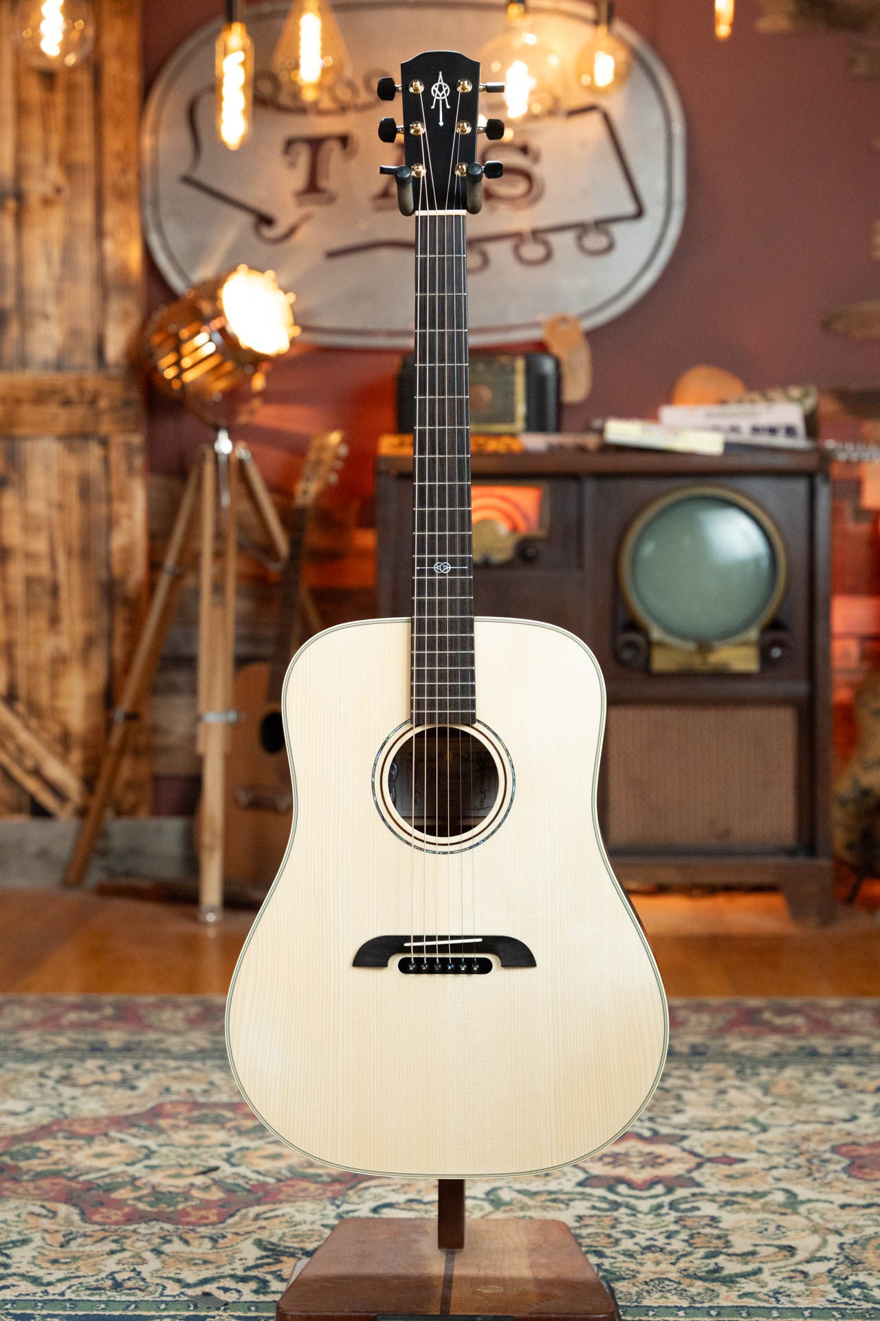 (Used) 2024 Alvarez Yairi Honduran Series DYM60HD Adirondack/Vintage Honduran Mahogany Dreadnought Acoustic Guitar #6129