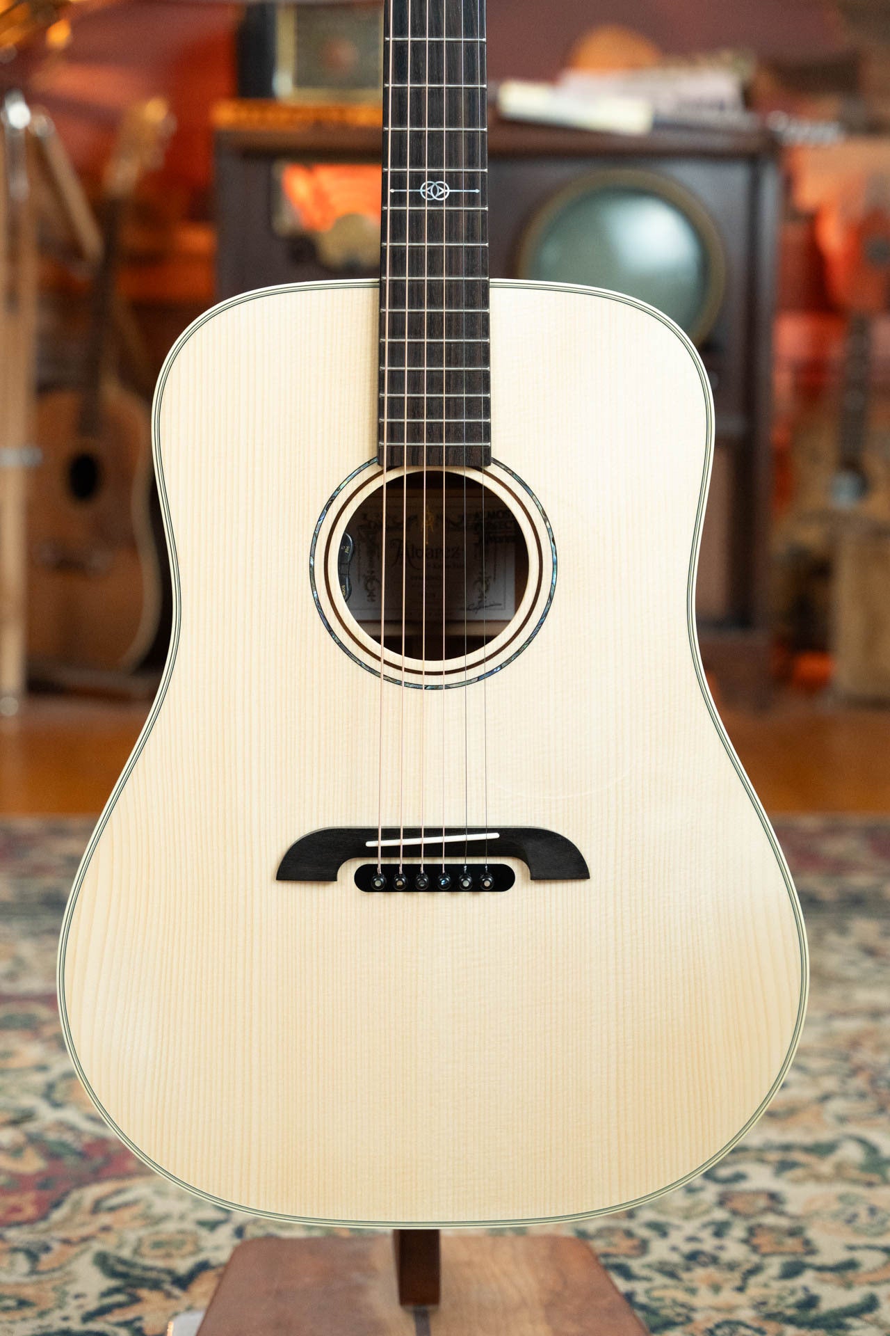 (Used) 2024 Alvarez Yairi Honduran Series DYM60HD Adirondack/Vintage Honduran Mahogany Dreadnought Acoustic Guitar #6129