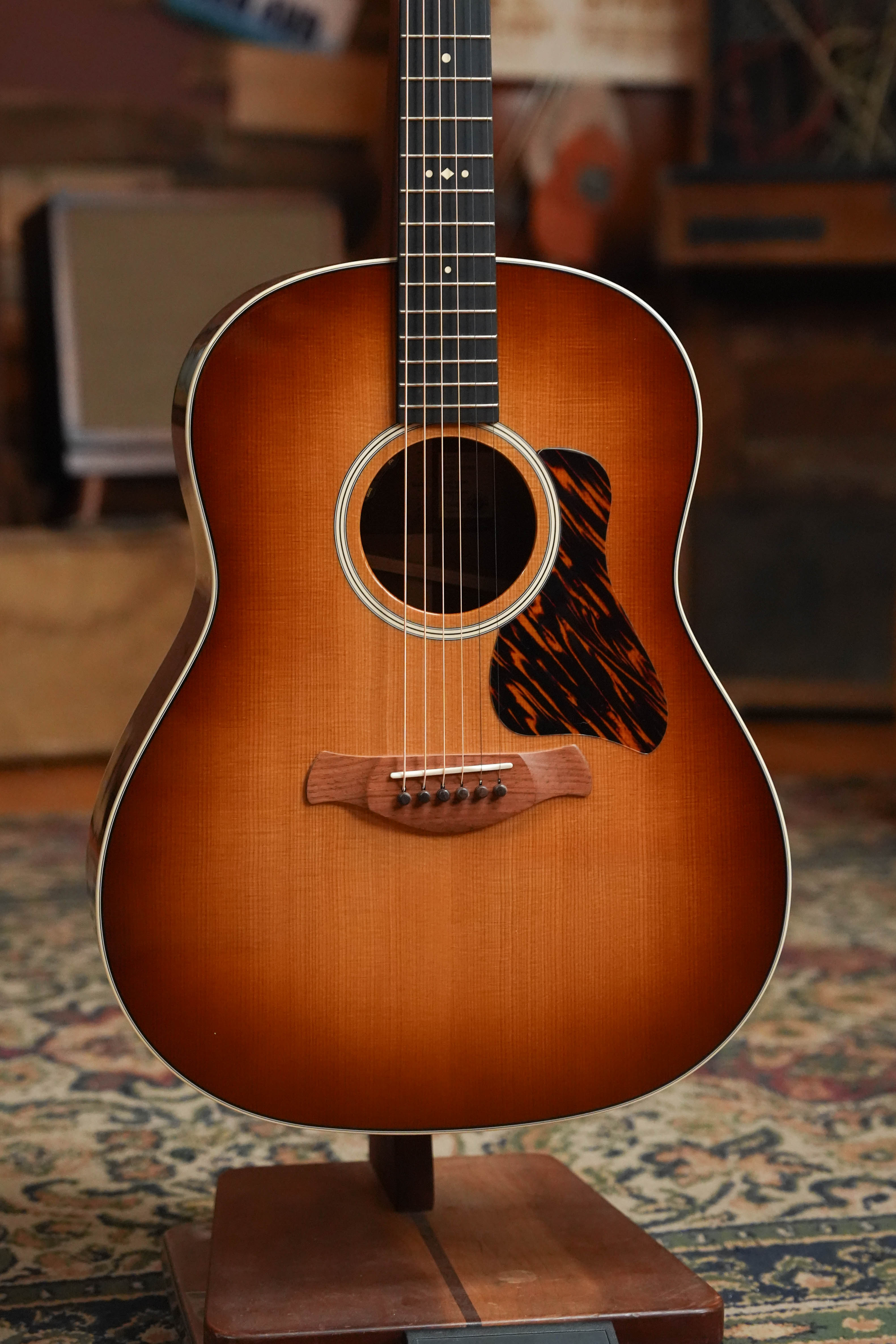 (Used) 2025 Taylor 517e Gold Label Grand Pacific Guitar w/LR Baggs Pickup #5058