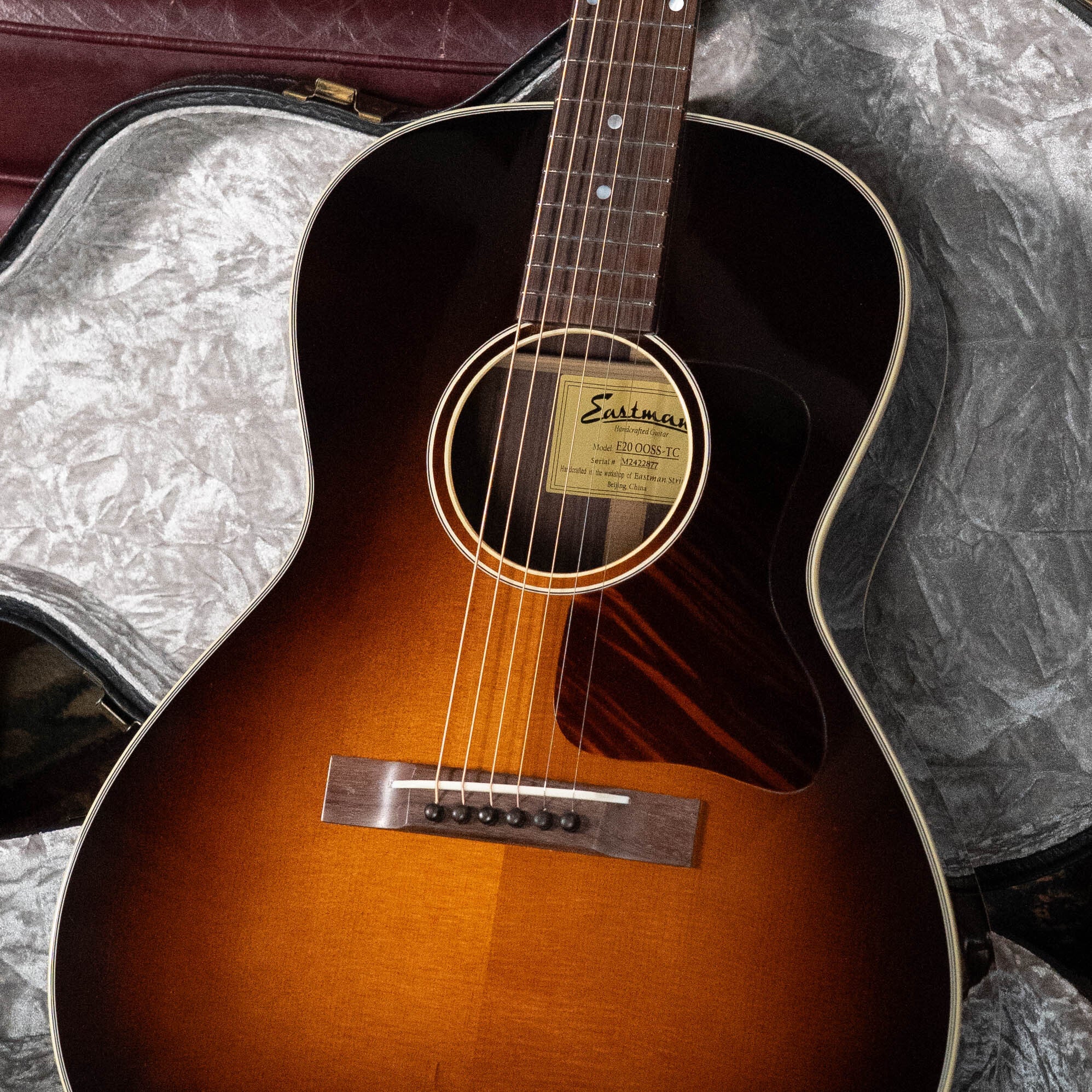 (Used) 2025 Eastman E20OOSS-TC-SB Thermo-Cured Adirondack/Rosewood Natural Top Slope Shoulder Acoustic Guitar #2877