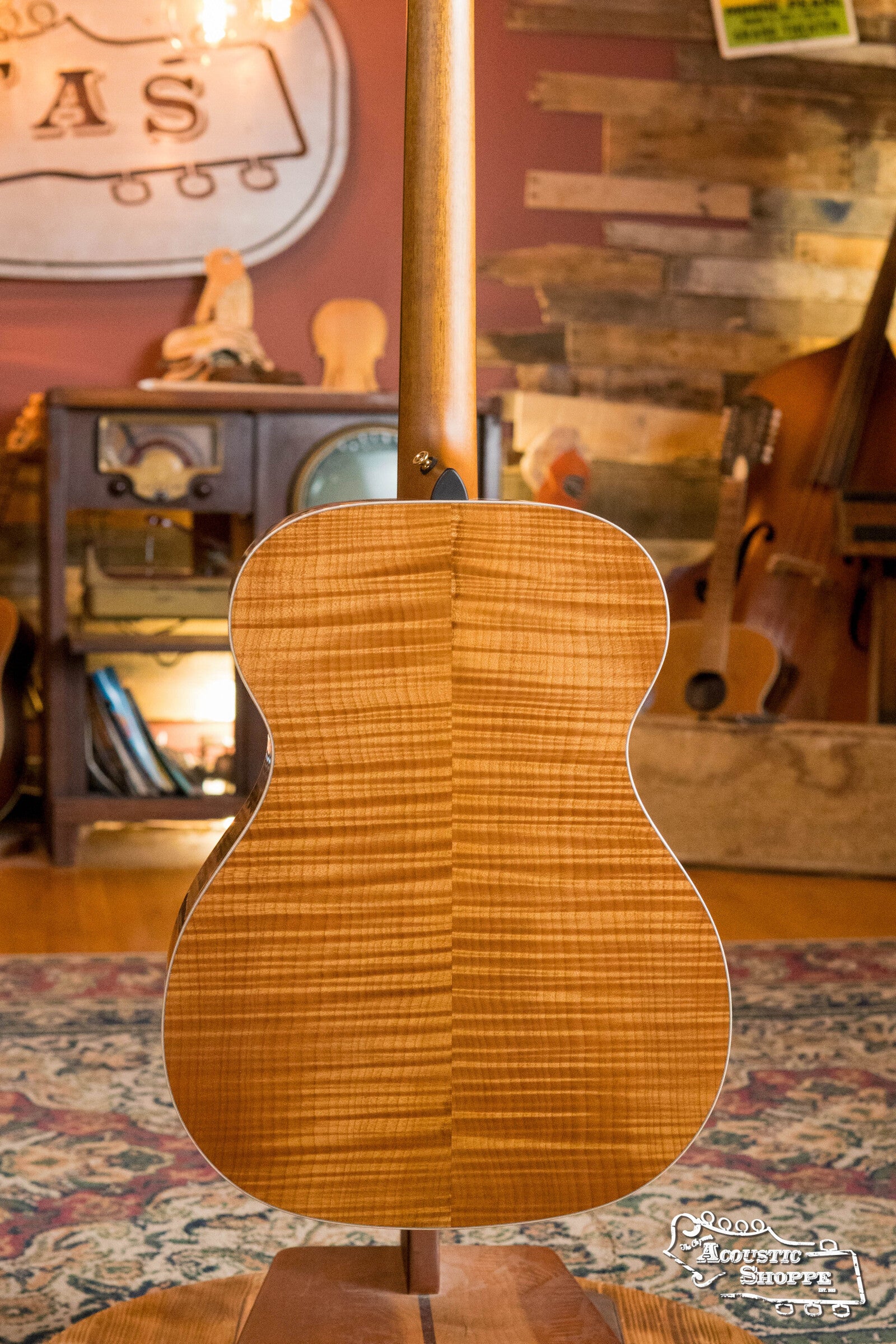 (Used) Boucher GR-SG-161-T Grande Reserve Red Spruce/Torrefied Flamed Maple OM Hybrid Acoustic Guitar