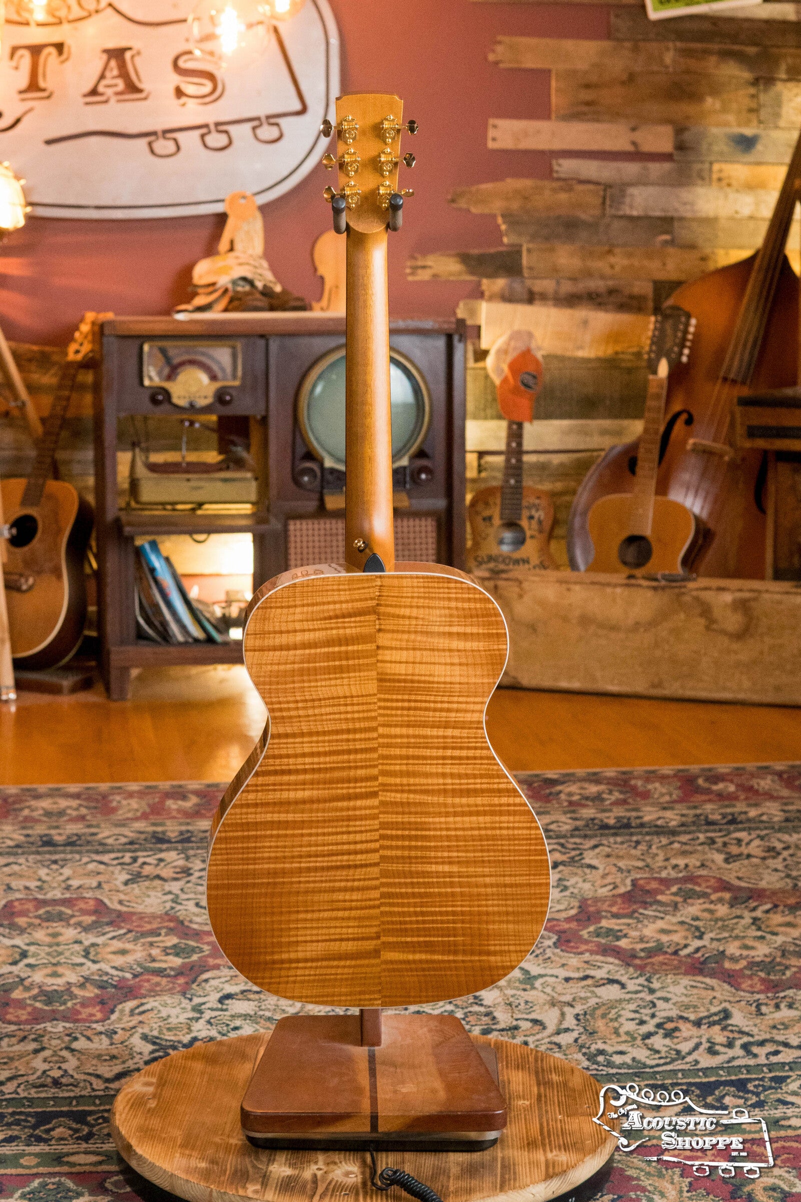 (Used) Boucher GR-SG-161-T Grande Reserve Red Spruce/Torrefied Flamed Maple OM Hybrid Acoustic Guitar