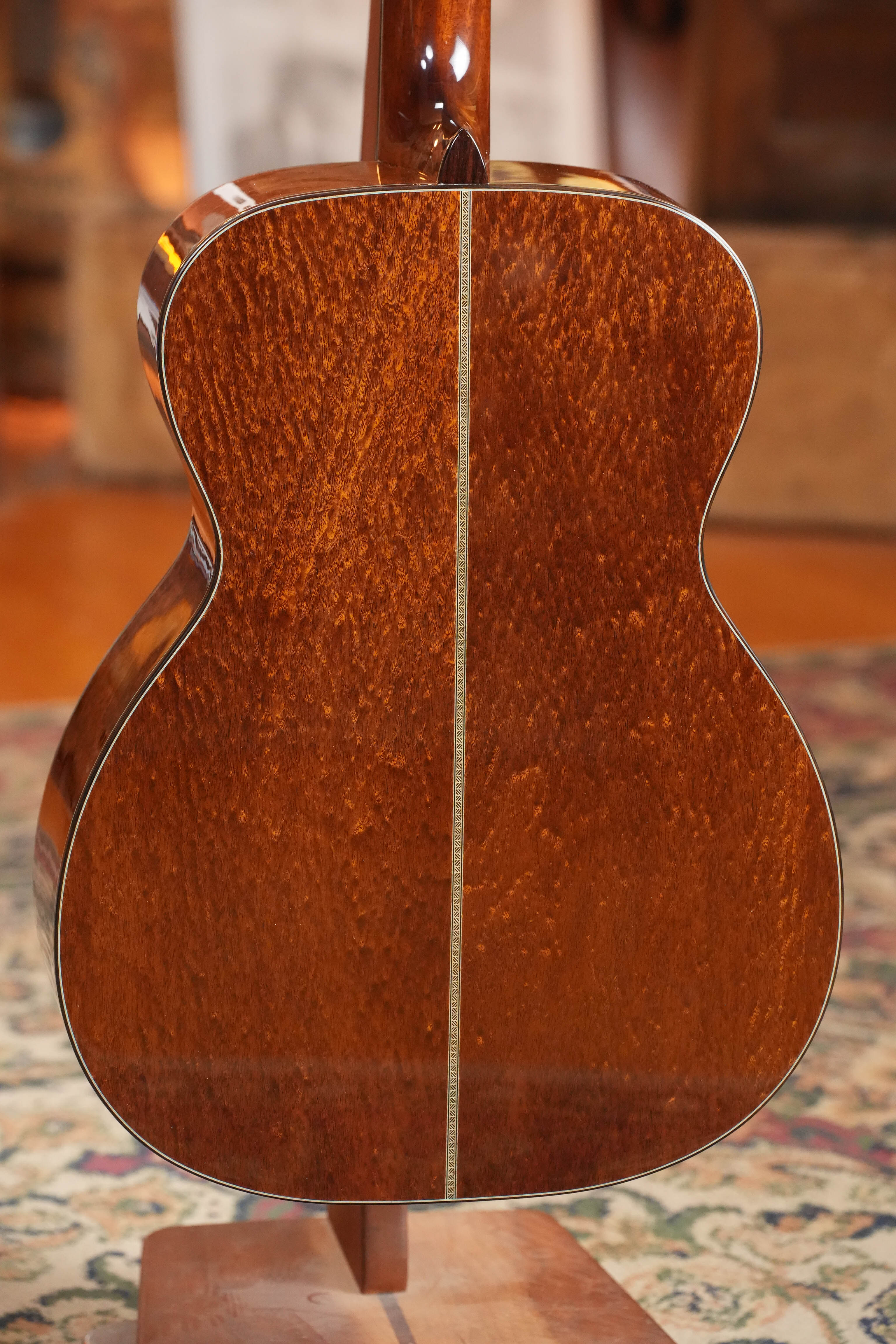 (Used) Eastman L-OM-QS Luthier Series Cutaway European Spruce/Quilted Sapele Orchestra Model Acoustic Guitar  #4020