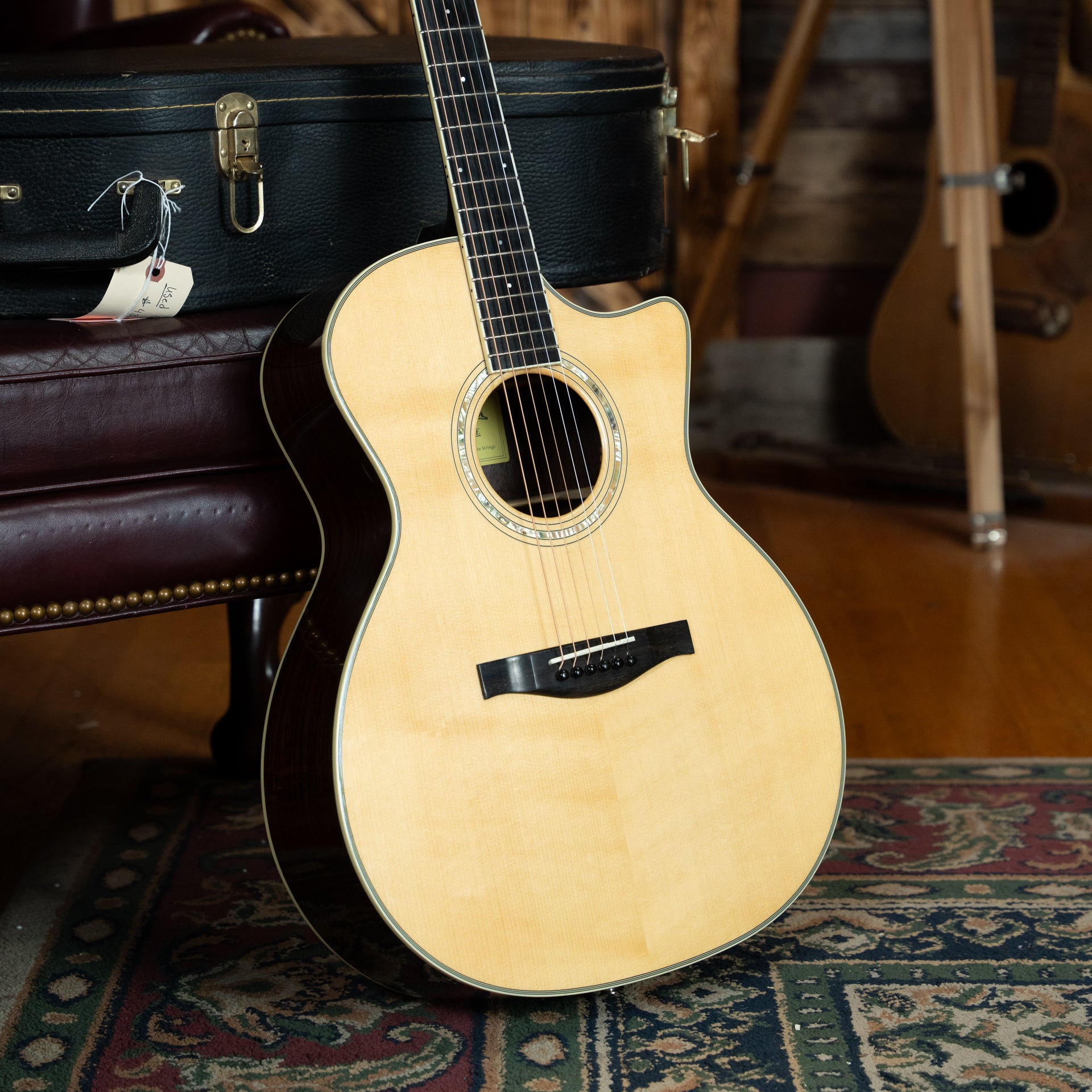 (Used) Eastman AC422CE Sitka/Rosewood Cutaway Acoustic Grand Auditorium Guitar w/ LR Baggs Pickup #5144