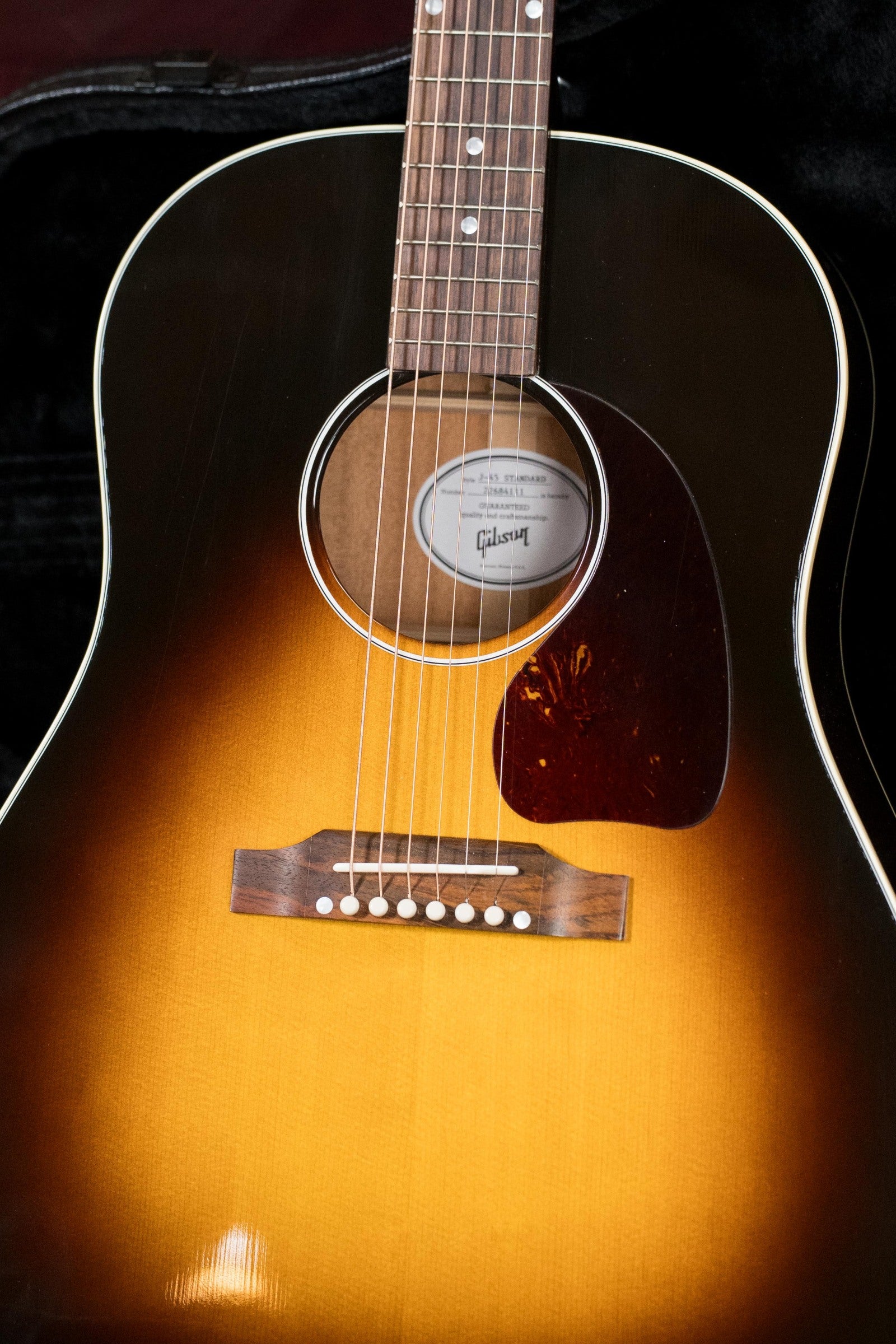 (Used) Gibson J45 Standard Sitka/Mahogany Round Shoulder Vintage Sunburst Dreadnought Guitar w/K&K Pickup #4111