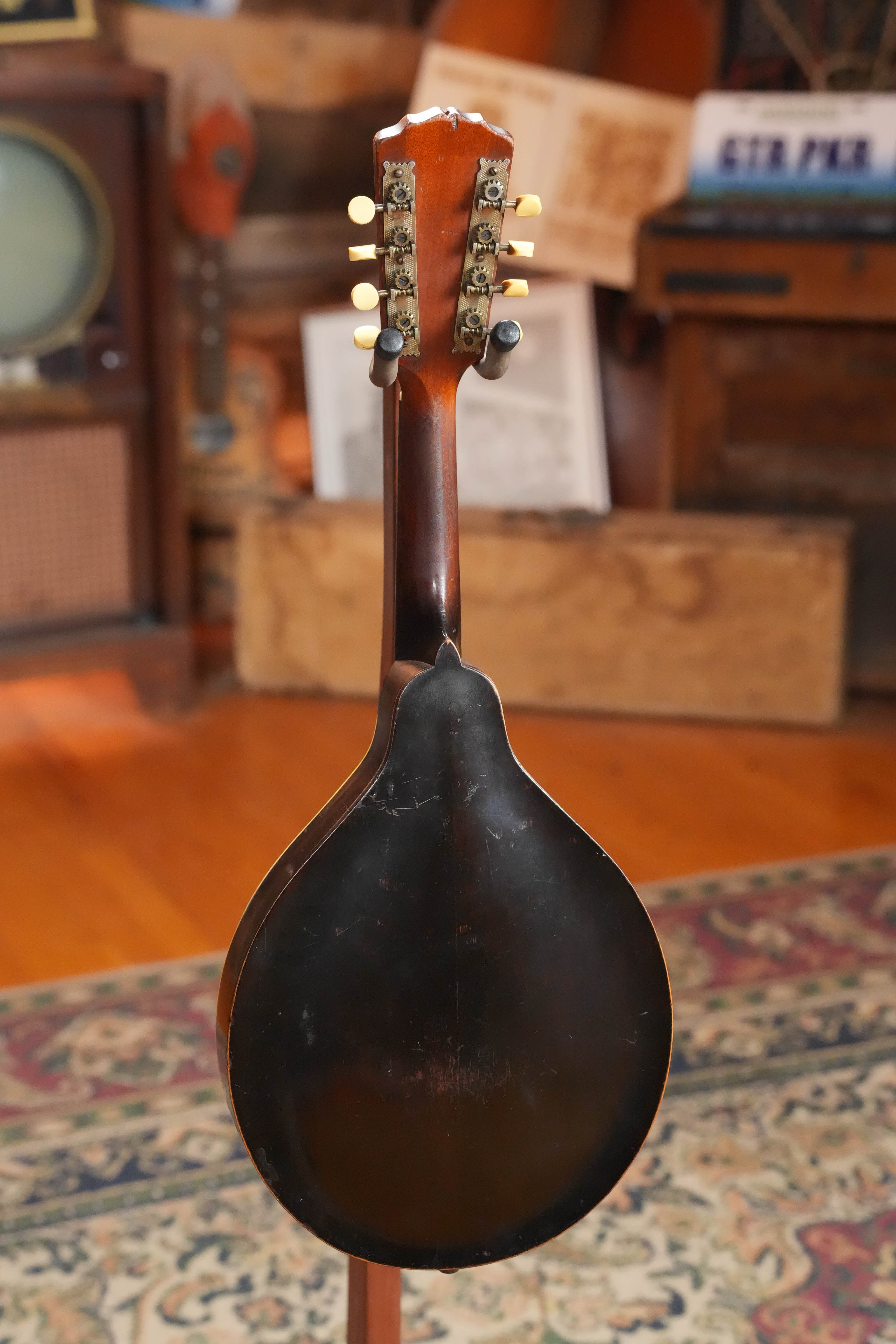 (Used) Vintage 1920 Gibson Spruce/Birch Oval-Hole Teardrop A-Style Mandolin #9066