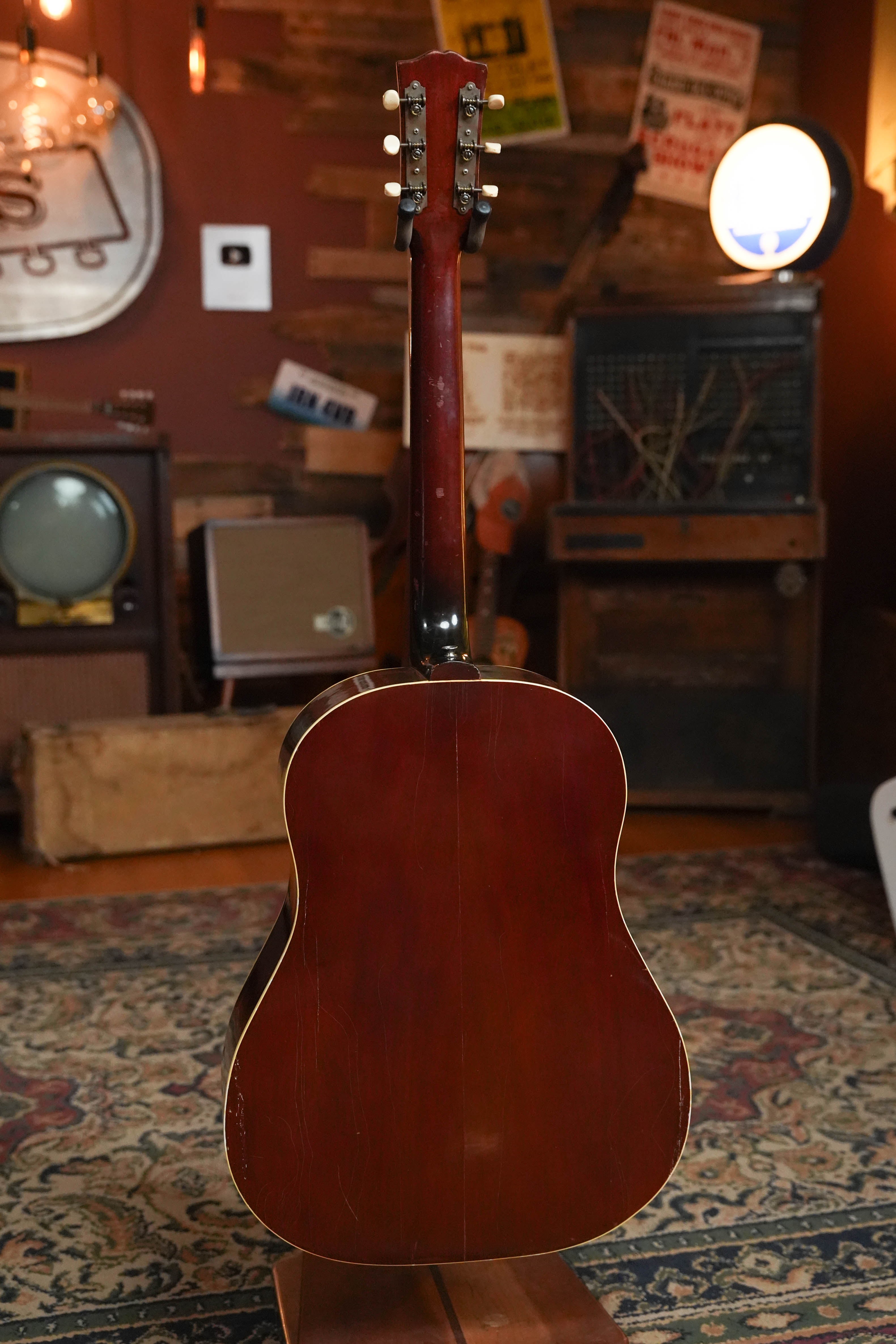 (Used) Vintage 1951 Gibson J-45 Round-Shouldered Dreadnought Guitar #1110