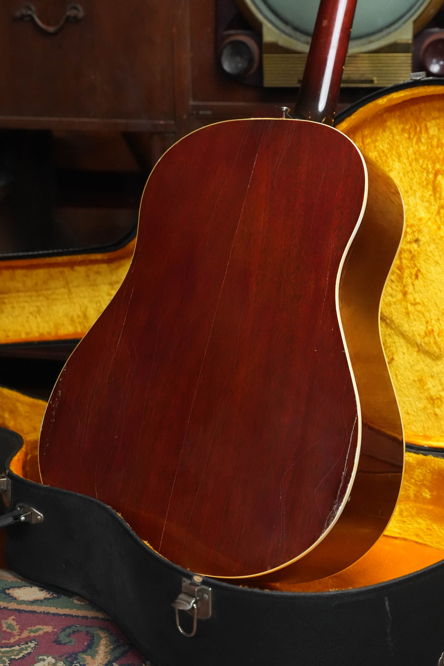 (Used) Vintage 1951 Gibson J-45 Round-Shouldered Dreadnought Guitar #1110