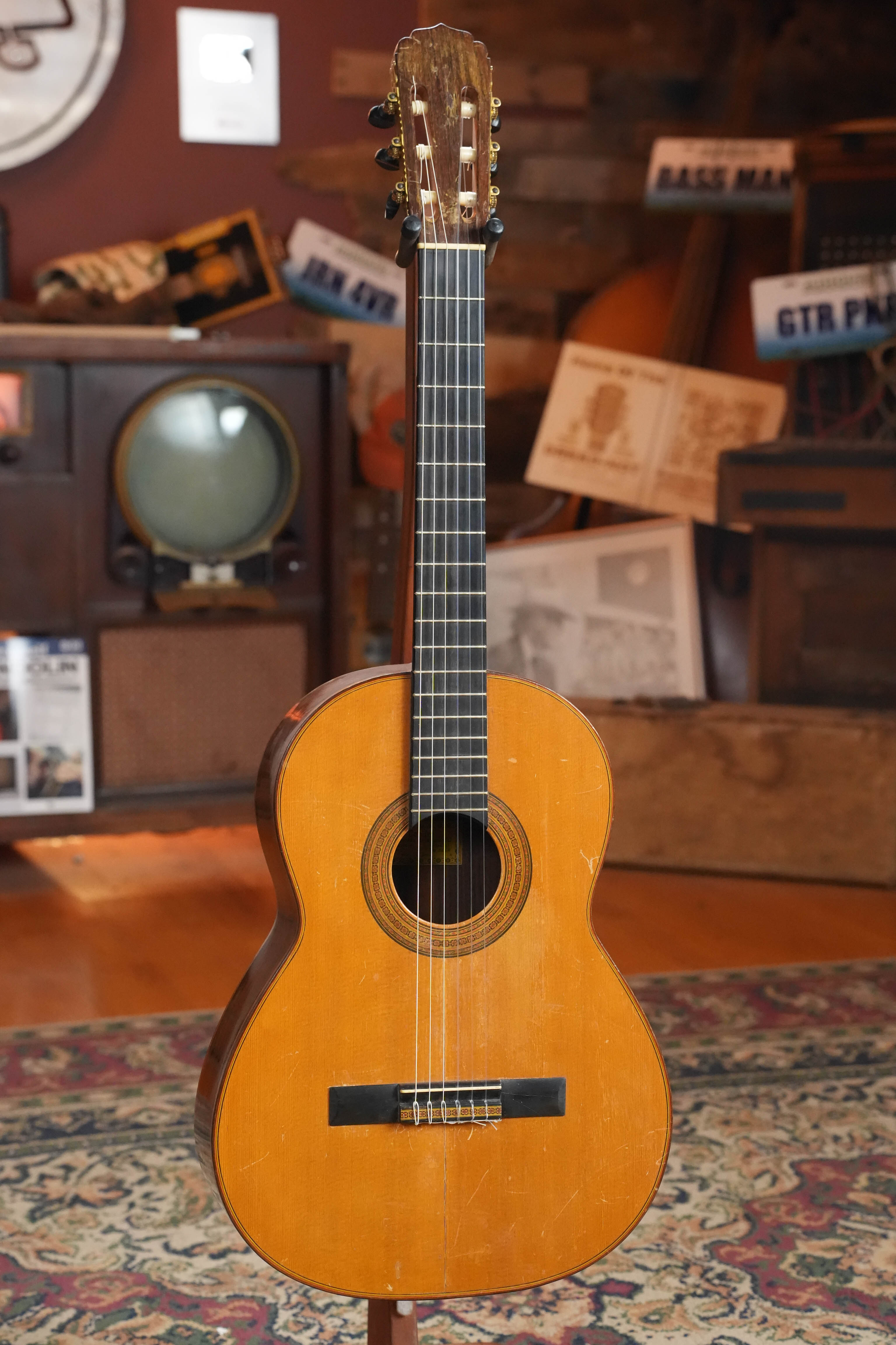 (Used) Vintage 1966 Condal No. 3 Classical