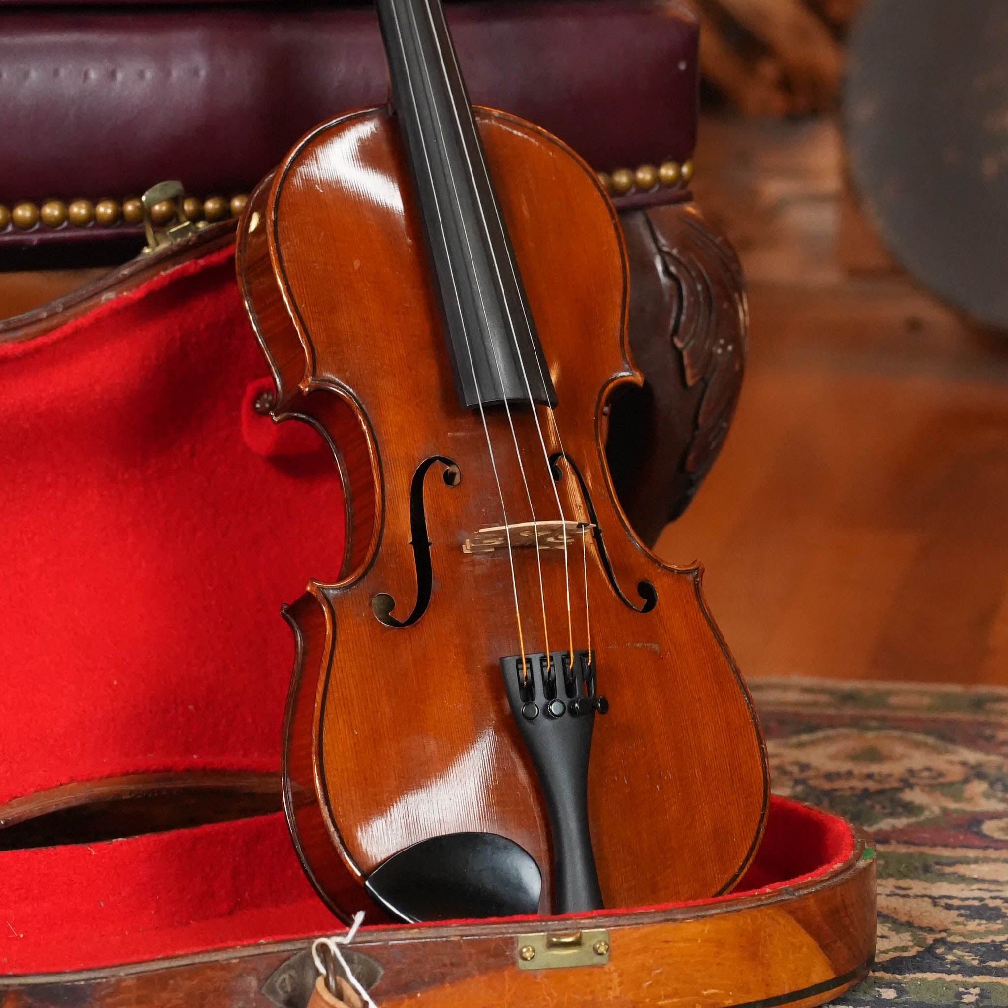 (Used) Vintage 3/4 Size Student Violin w/ Hand-Carved Wooden Case