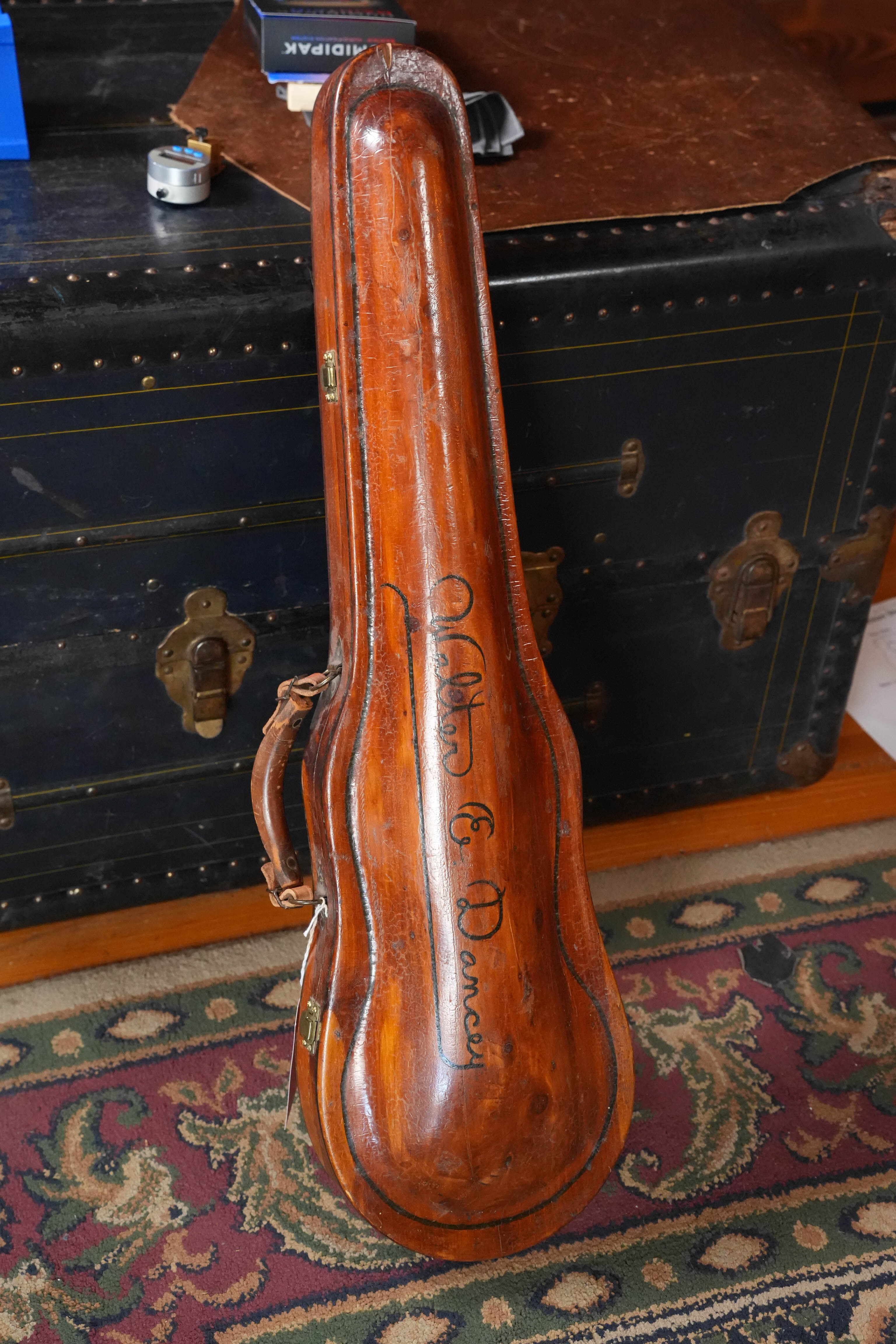 (Used) Vintage 3/4 Size Student Violin w/ Hand-Carved Wooden Case