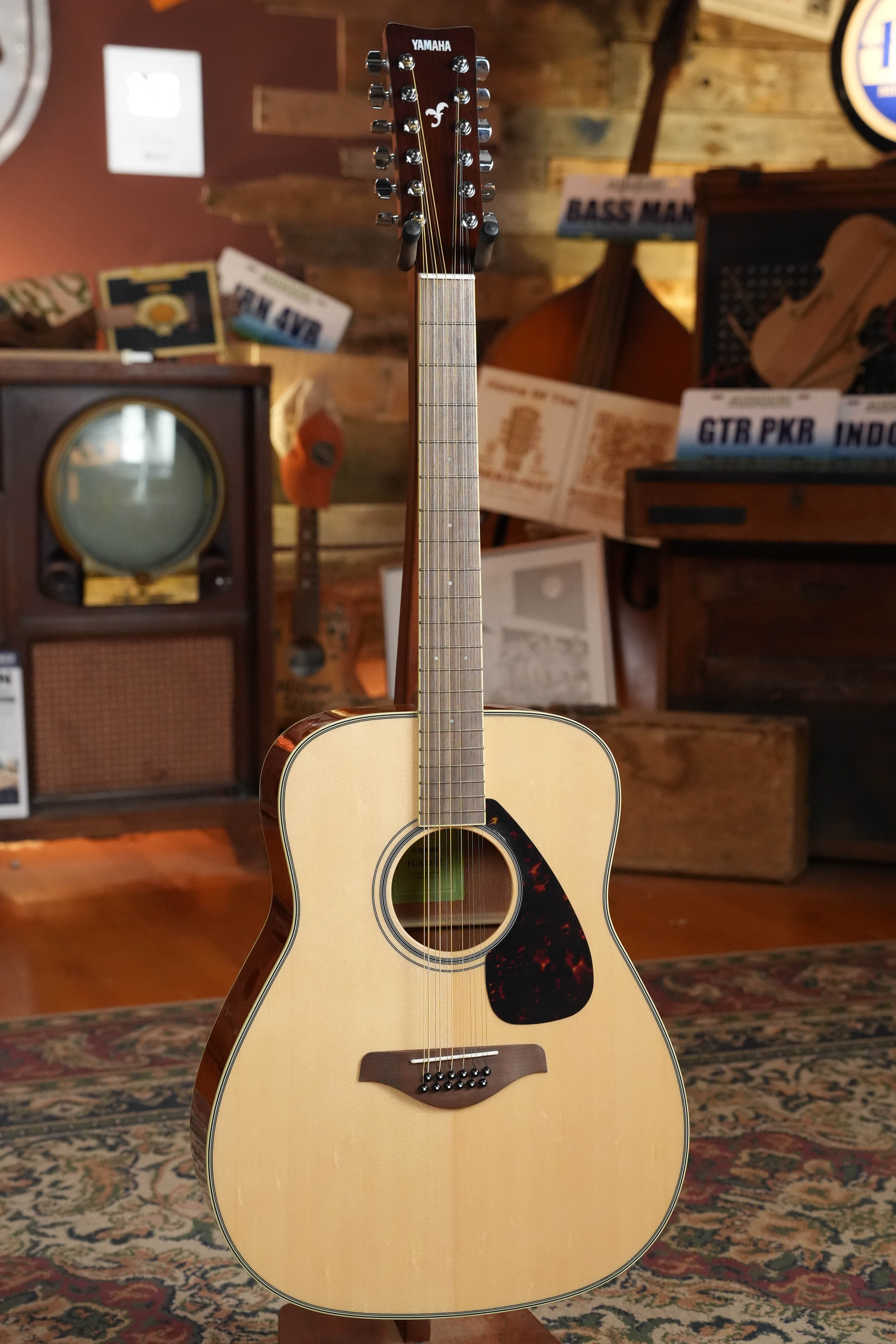 Yamaha FG820-12 Spruce/Mahogany 12-String Dreadnought Acoustic Guitar