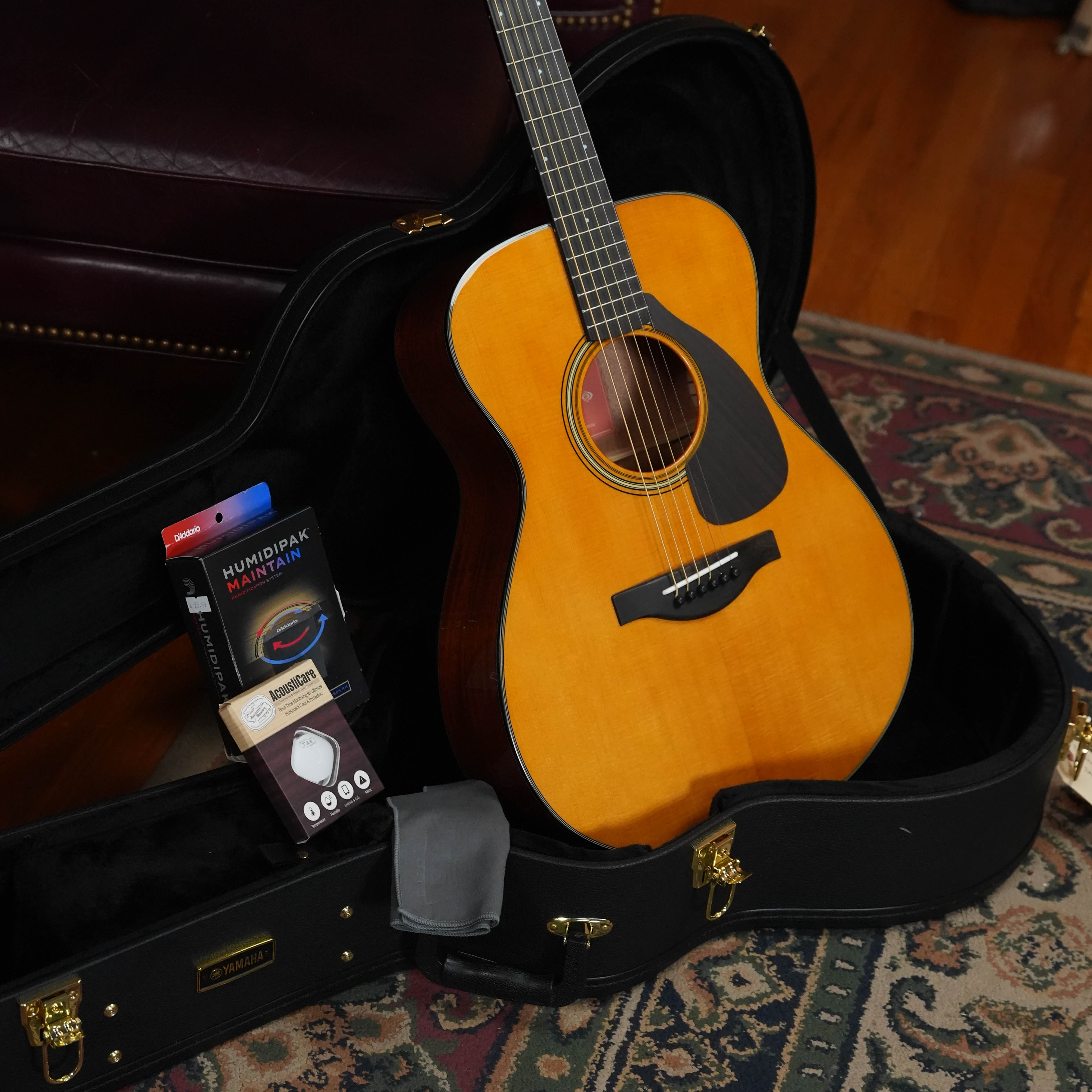 Yamaha FS5 GL Gloss Concert Acoustic Guitar #453A