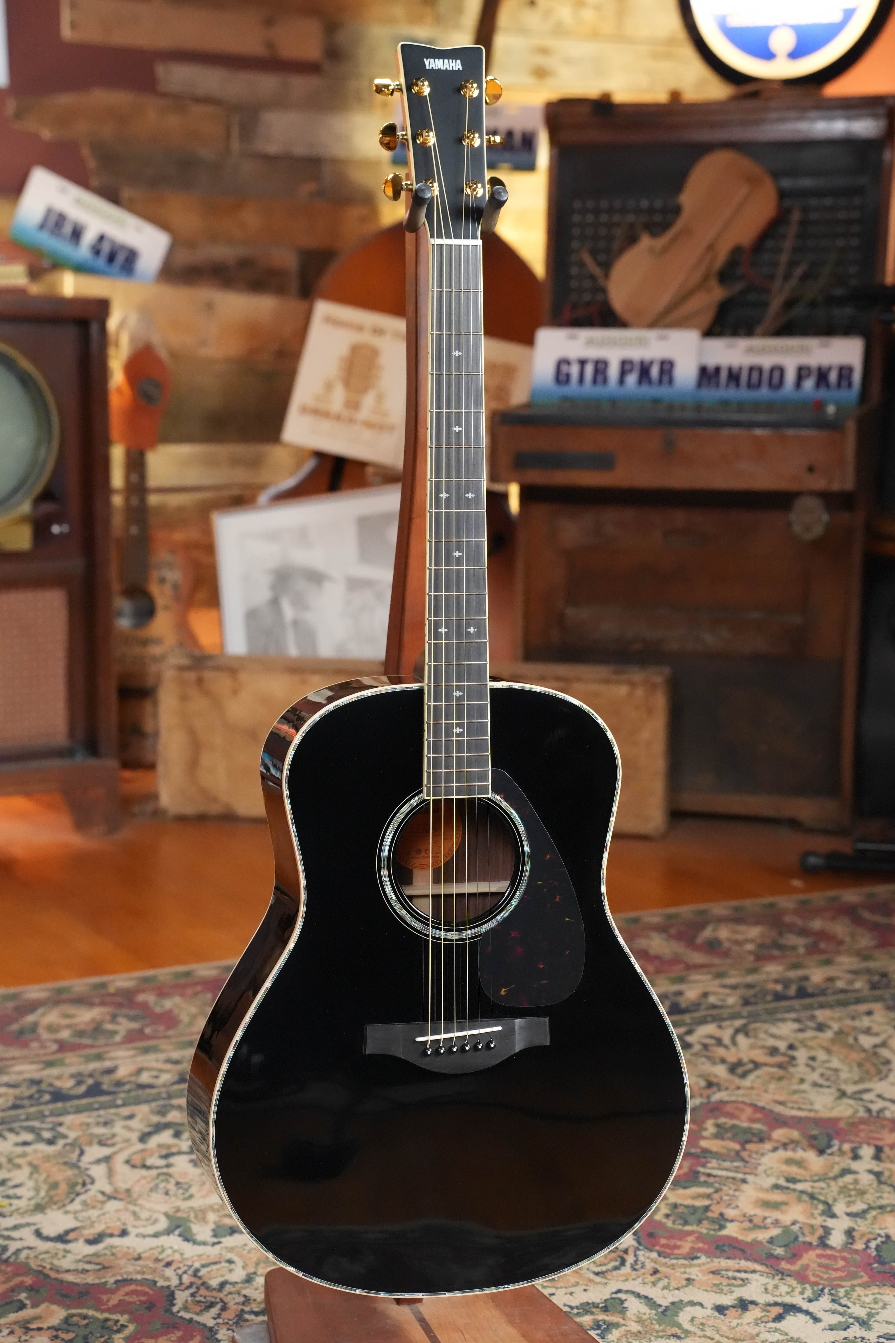 Yamaha LL16D Spruce/Rosewood Acoustic Electric Jumbo Guitar #0676