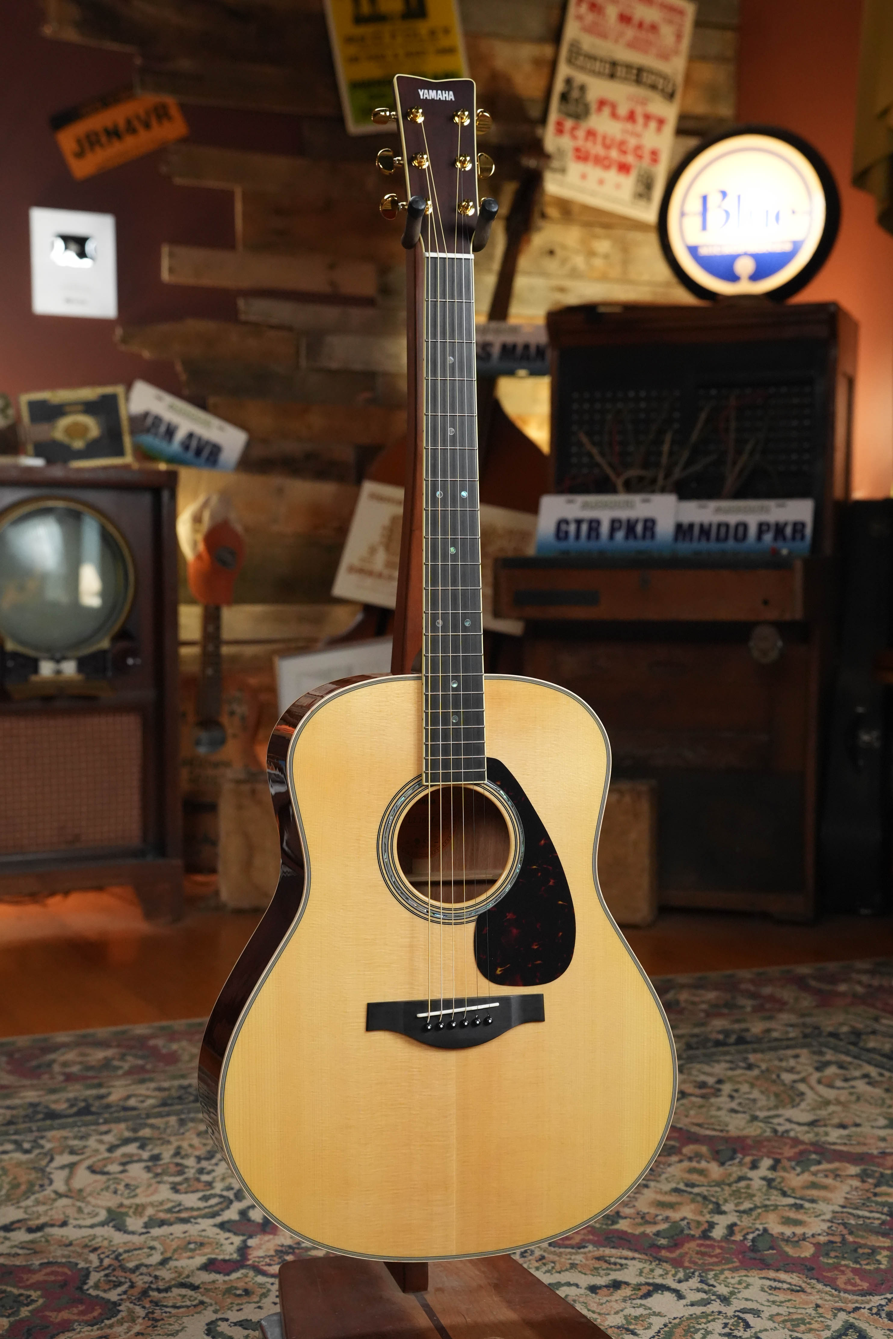 Yamaha LL16M ARE Engelmann/Mahogany Original Jumbo Acoustic Guitar w/