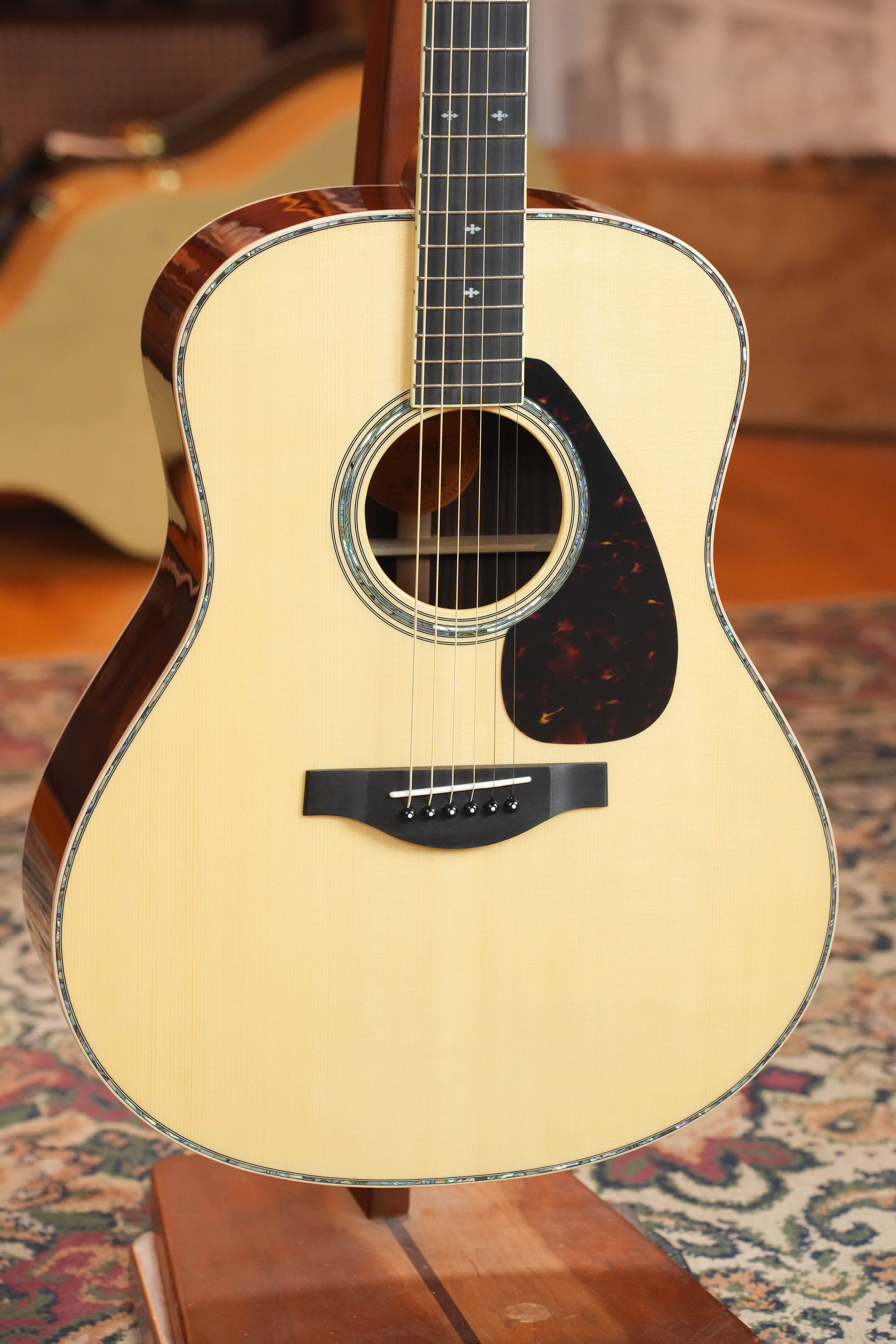 Yamaha LL16RDHC Natural Finish Jumbo Acoustic-Electric Guitar #0560