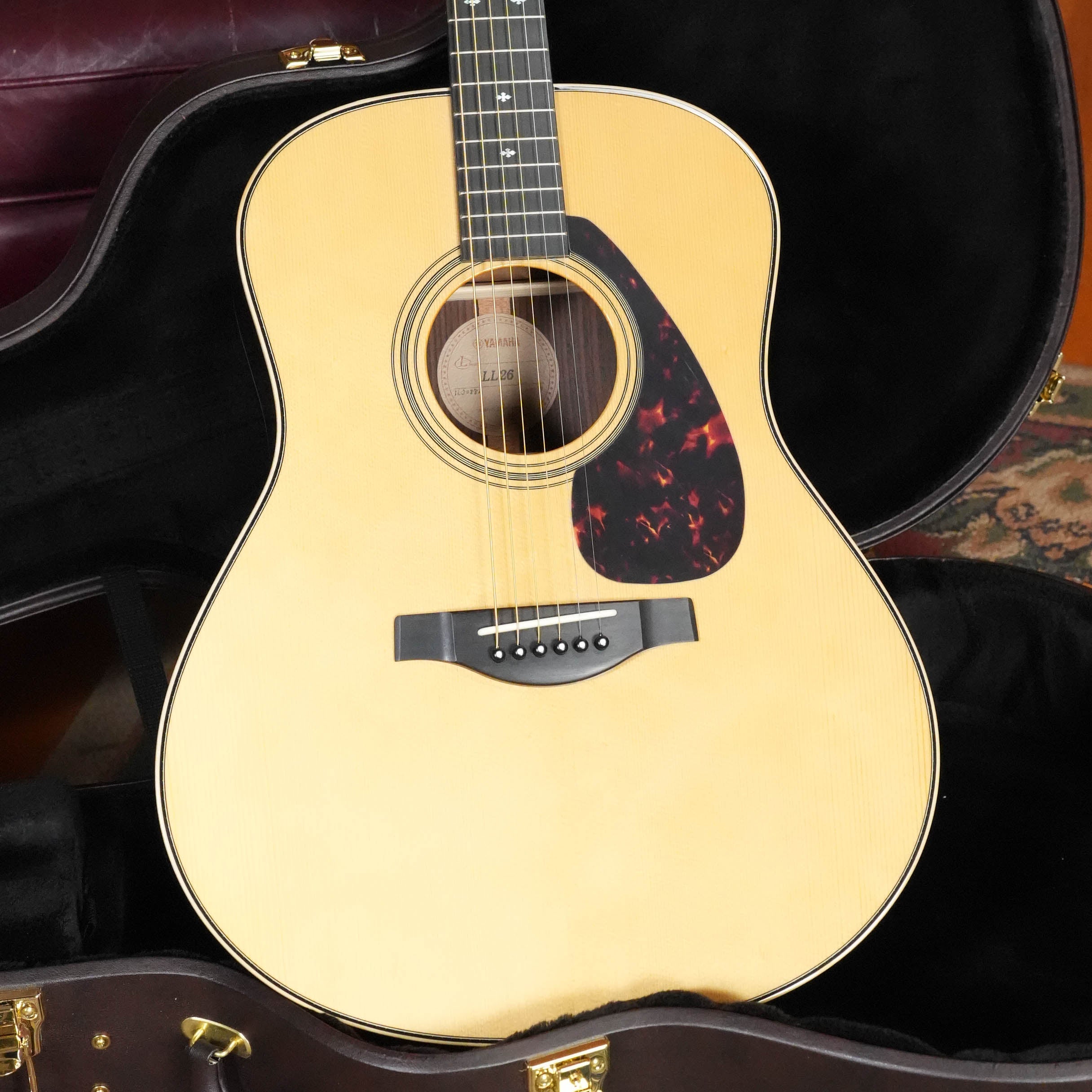 Yamaha LL26R Spruce/Rosewood Jumbo Acoustic Guitar #088A
