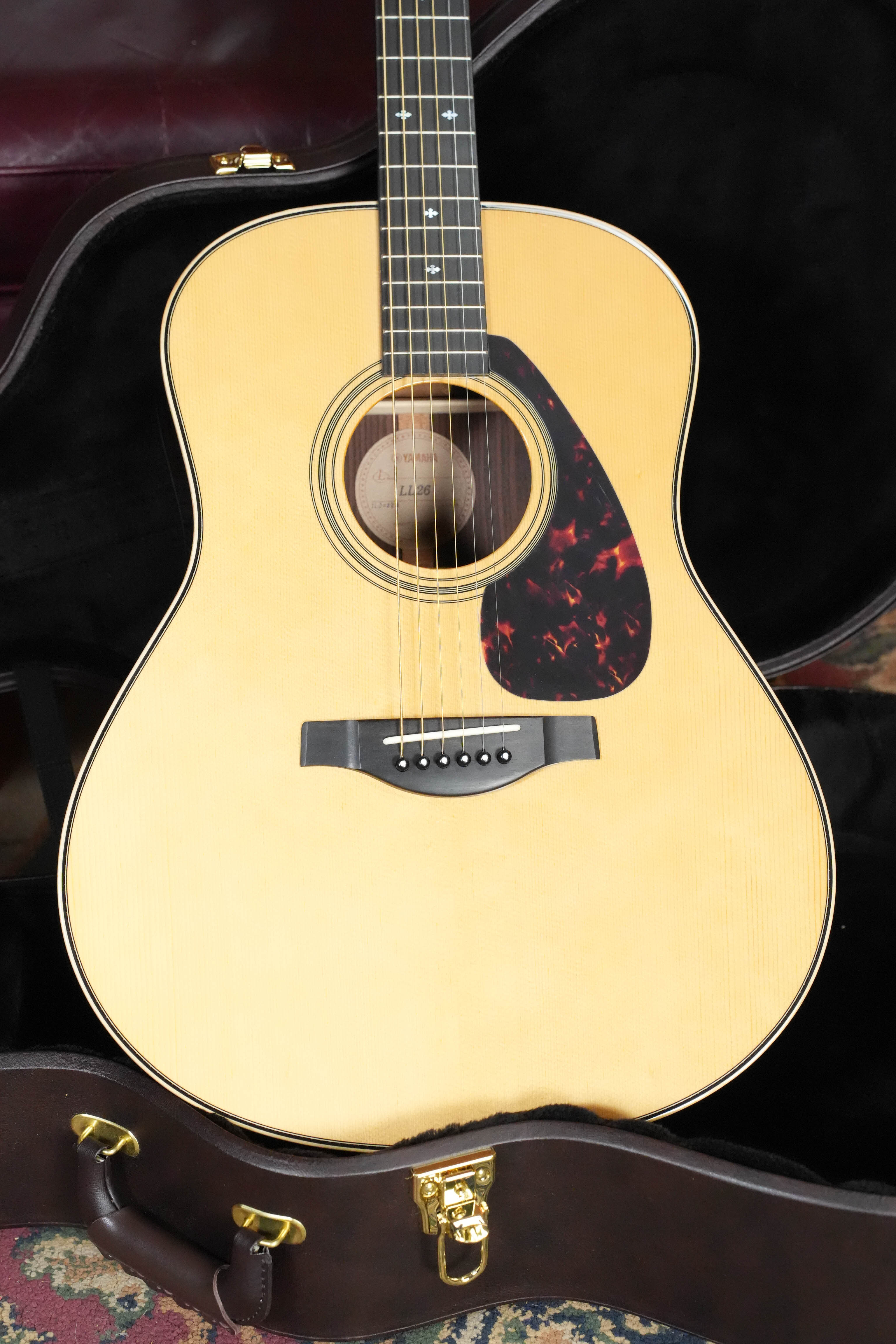 Yamaha LL26R Spruce/Rosewood Jumbo Acoustic Guitar #088A