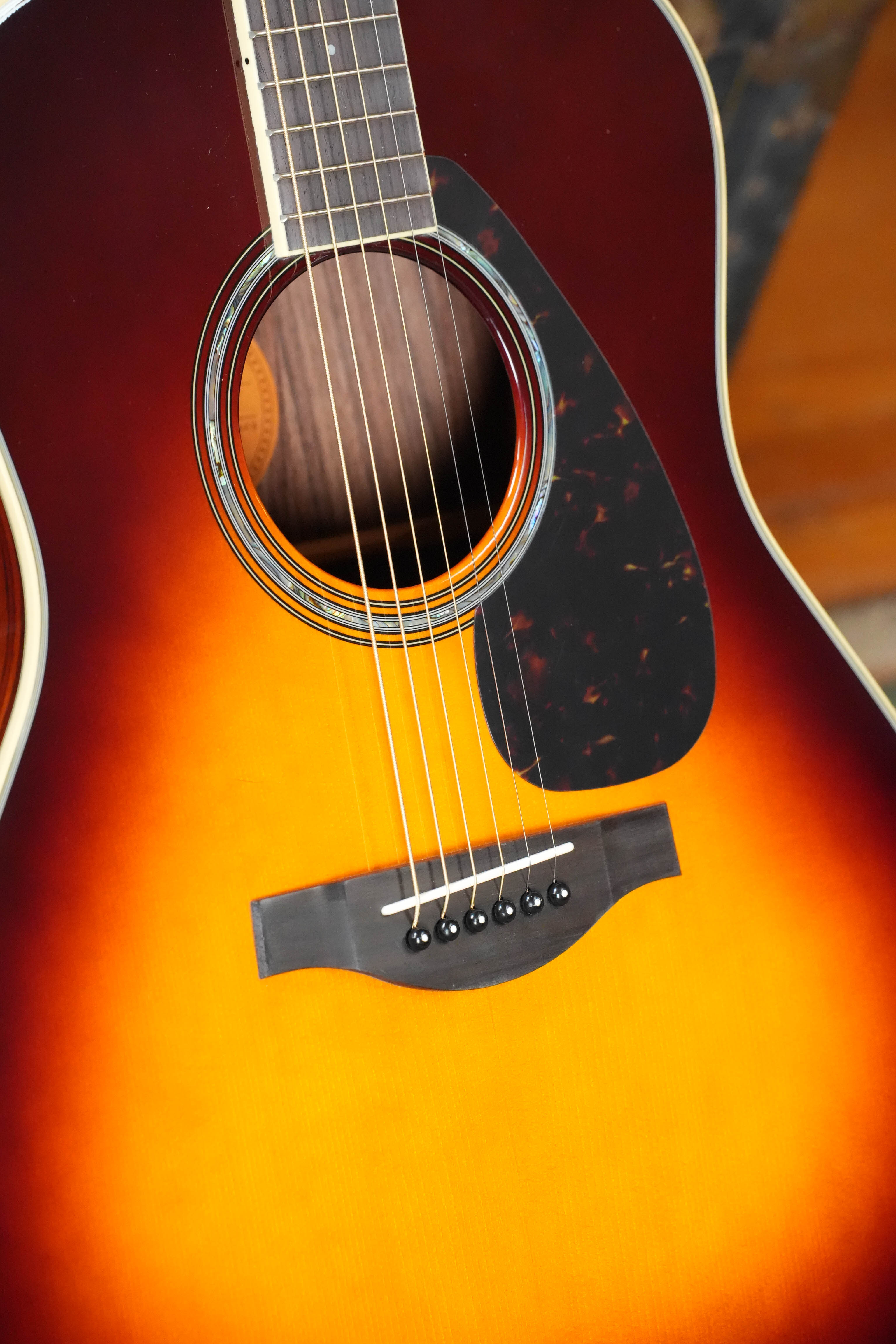 Yamaha LL6 Brown Sunburst ARE Engelmann/Rosewood Dreadnought Guitar w/SRT Piezo Pickup #0702