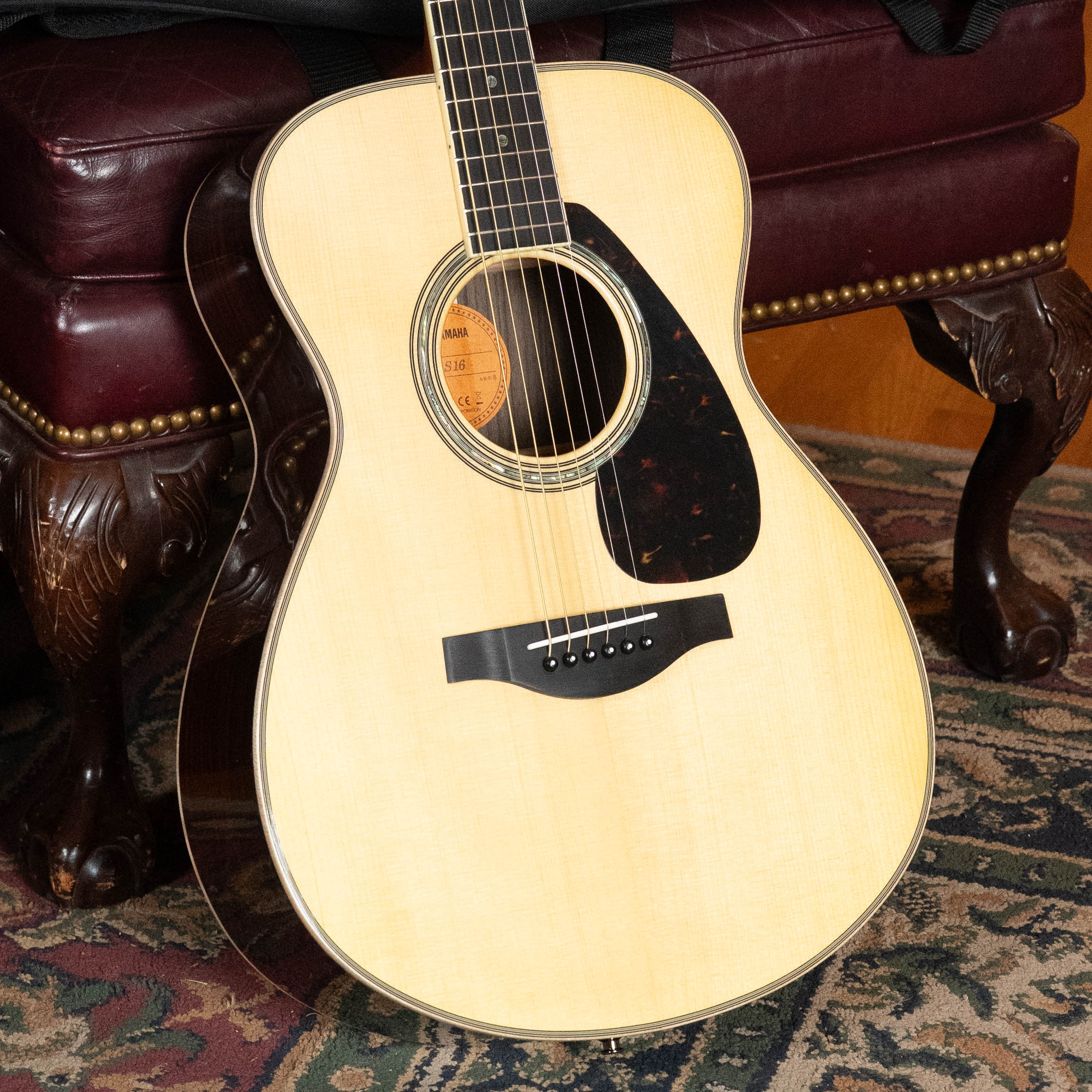 Yamaha LS16 A.R.E Englemann Spruce/Rosewood Concert Guitar w/Electroni