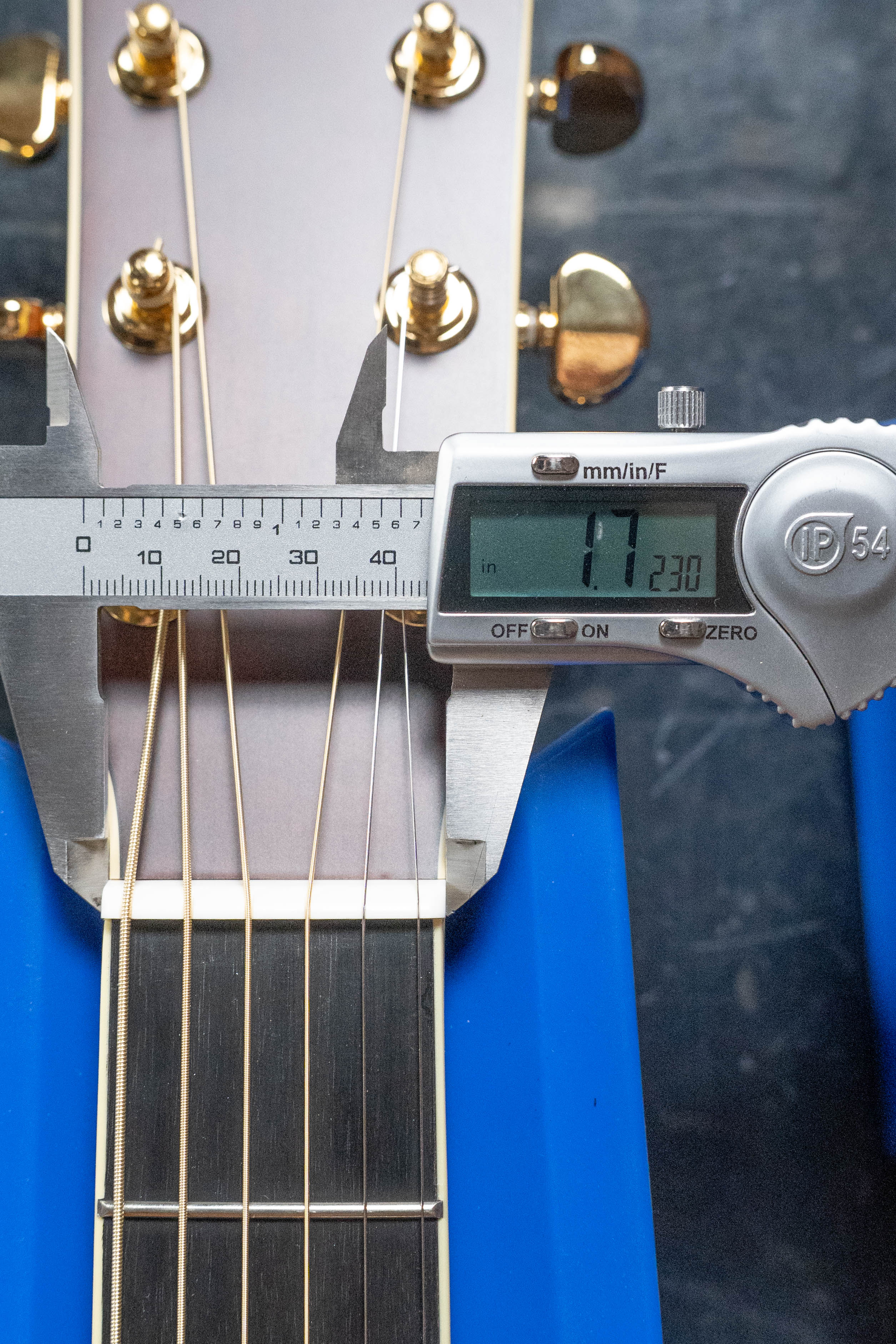 Yamaha LS16 A.R.E Englemann Spruce/Rosewood Concert Guitar w/Electronics #0095