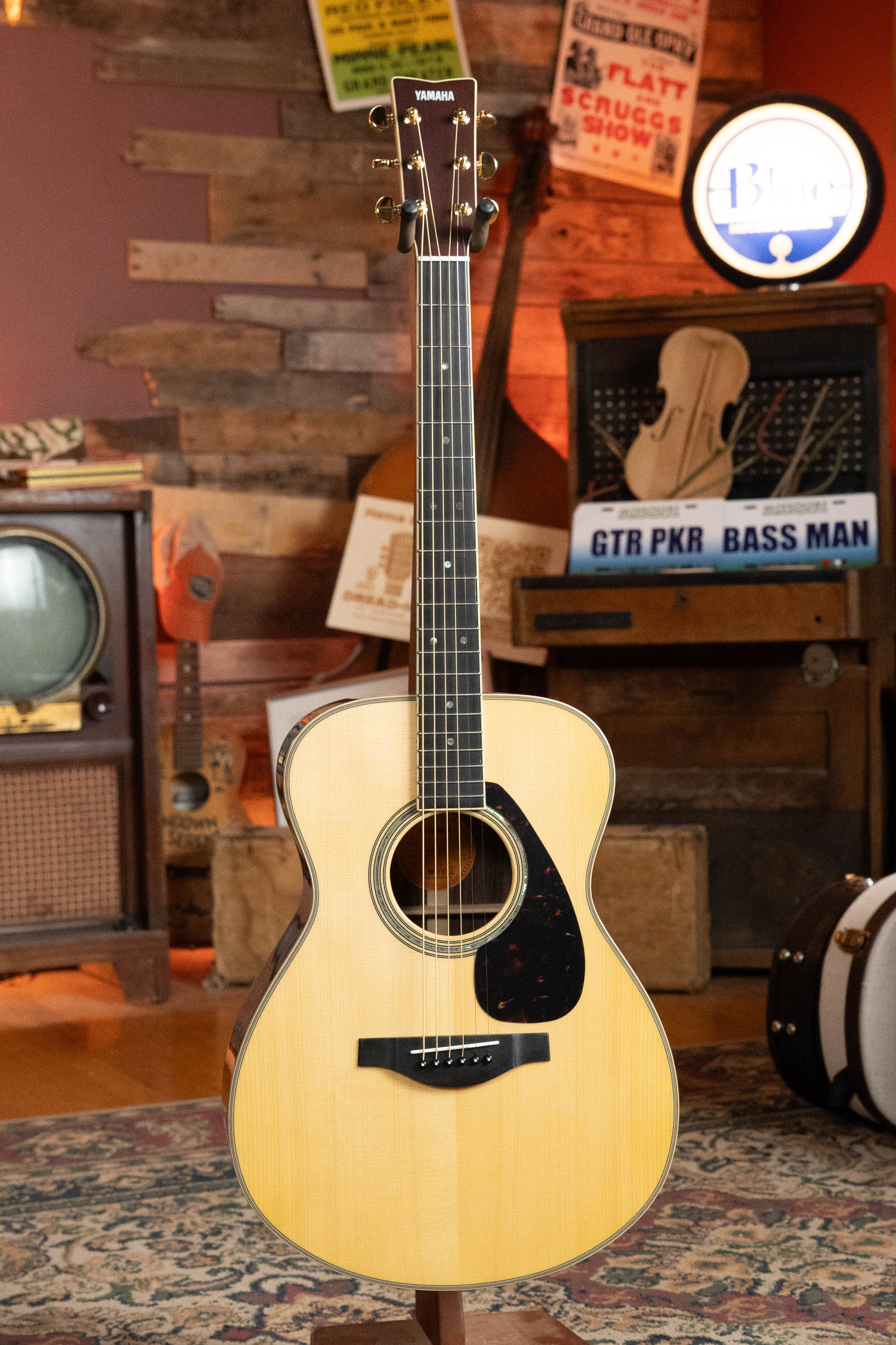 Yamaha LS16 A.R.E Englemann Spruce/Rosewood Concert Guitar w/Electroni