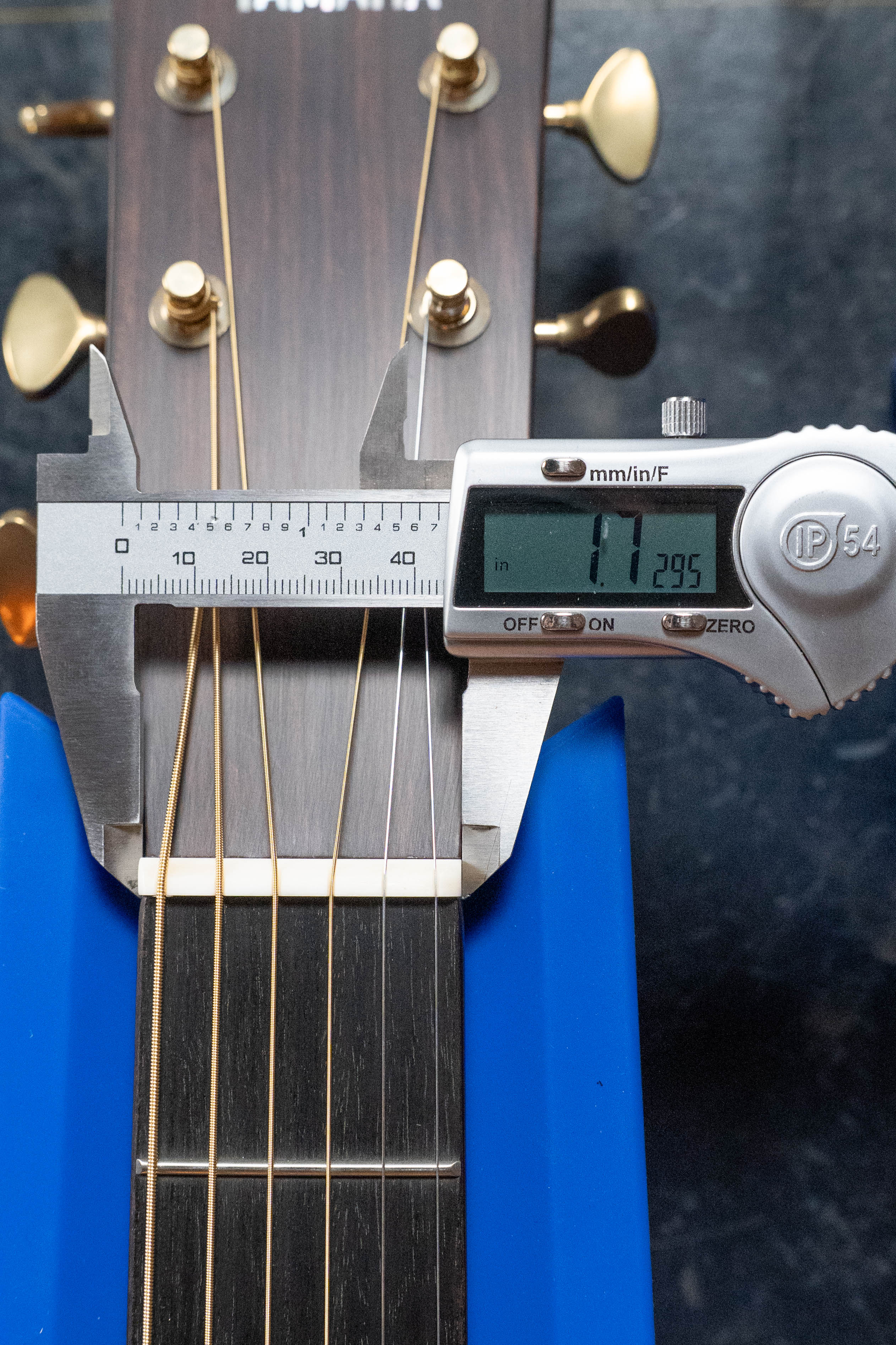 Yamaha LS26R Engelmann Spruce/Rosewood Concert Body Acoustic Guitar #090A